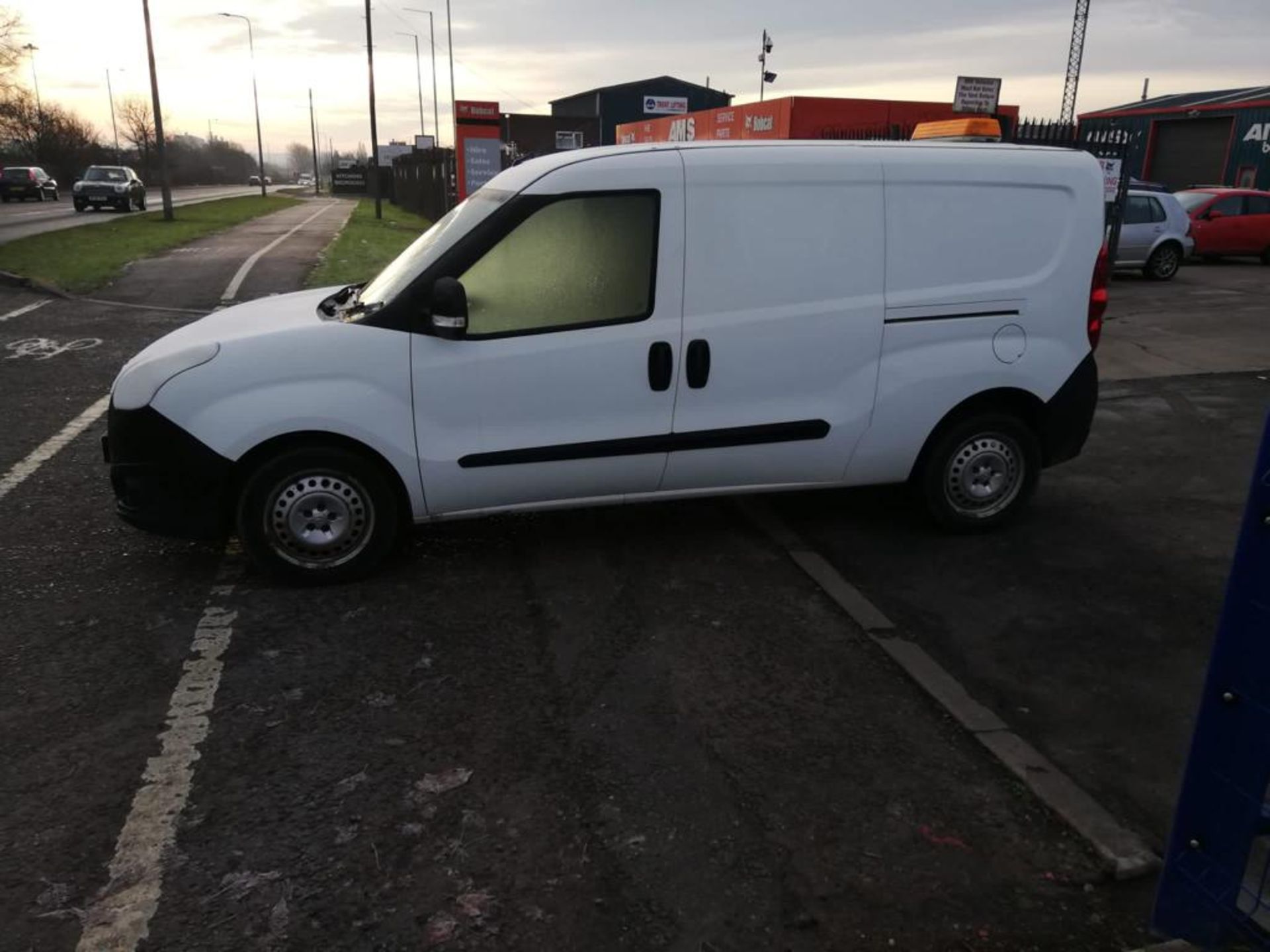 2014 VAUXHALL COMBO 2300 L2H1 CDTI SS E-FLEX LWB WHITE PANEL VAN, 98K MILES *PLUS VAT* - Image 4 of 10