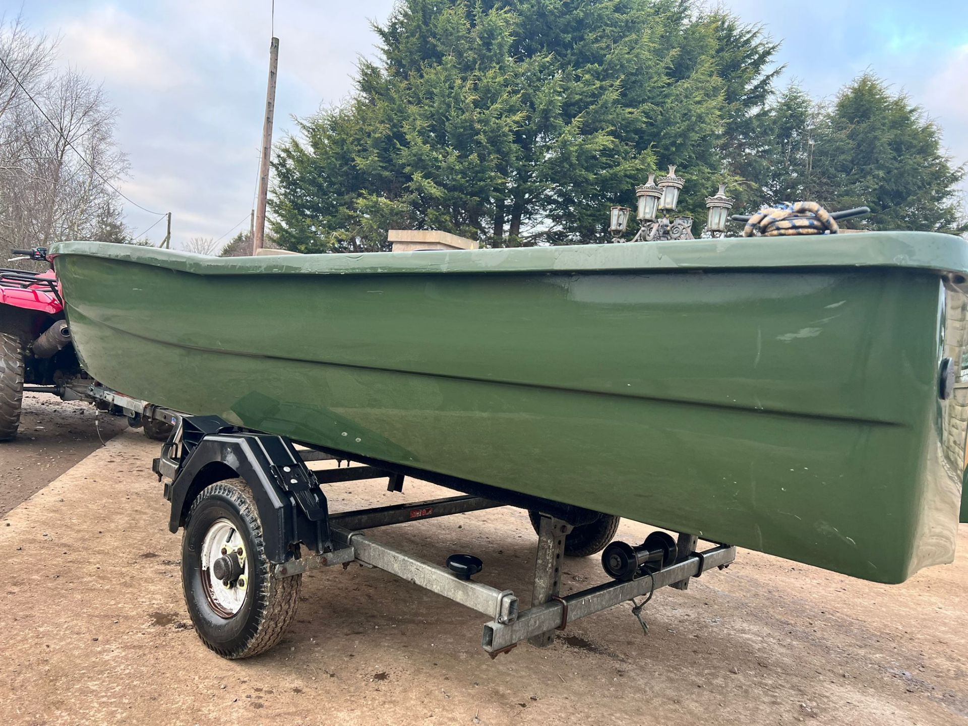 RIGFLEX AQUAPECHE 370 BOAT ON INDESPENSION MERIT SINGLE AXEL SPORT BOAT TRAILER WITH WINCH *PLUS VAT - Image 8 of 13