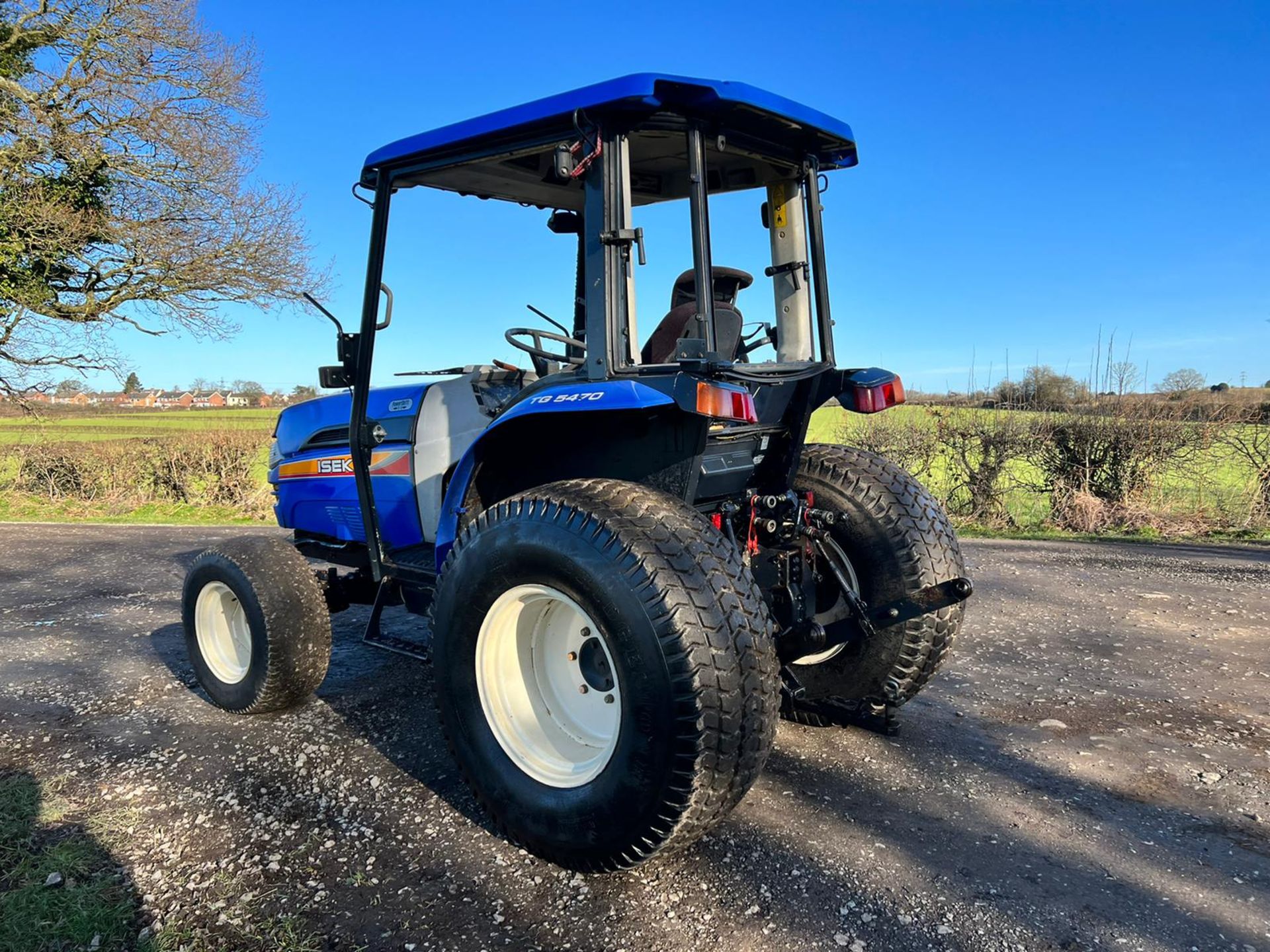 ISEKI TG5470 49hP 4WD COMPACT TRACTOR, RUNS AND DRIVES, SHOWING 5194 HOURS *PLUS VAT* - Image 3 of 13