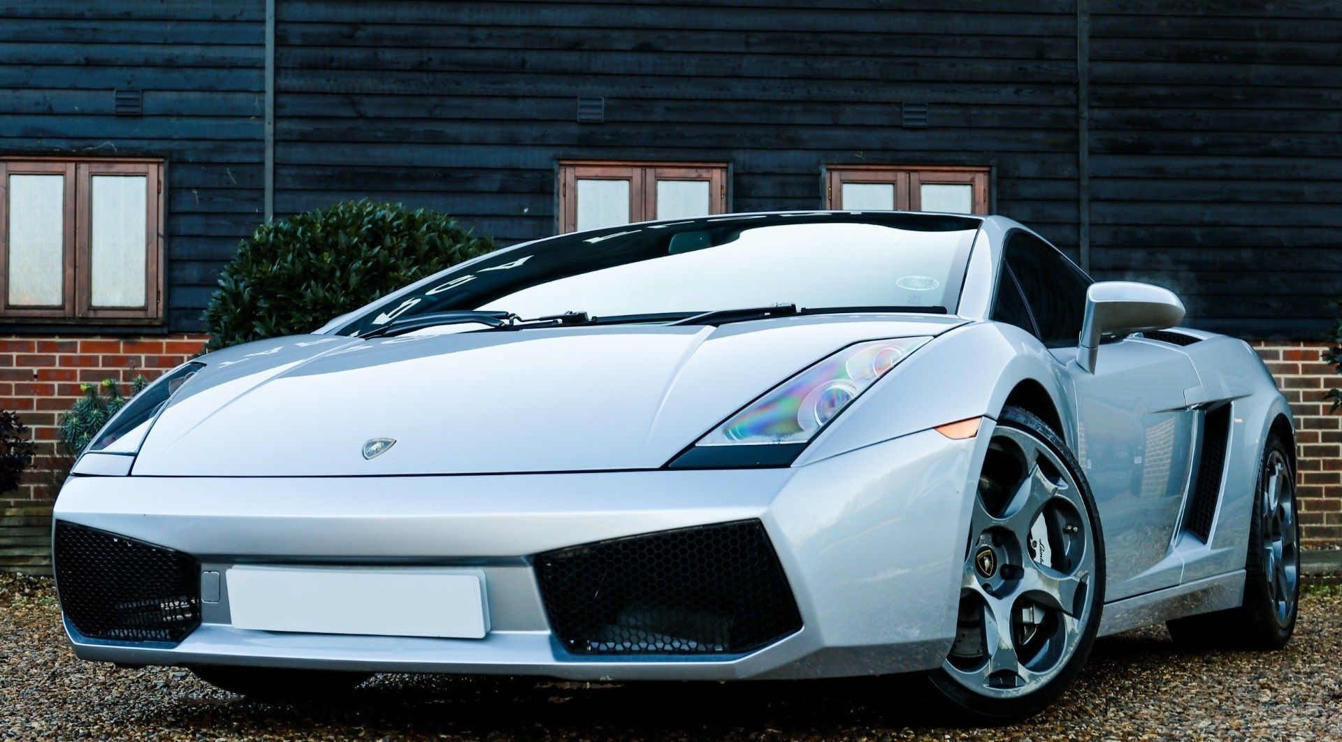 LAMBORGHINI GALLARDO 5.0 V10 COUPE, MANUAL, SILVER/ BLUE SCURO LEATHER INTERIOR, 60,800 MLS NO VAT - Image 15 of 36