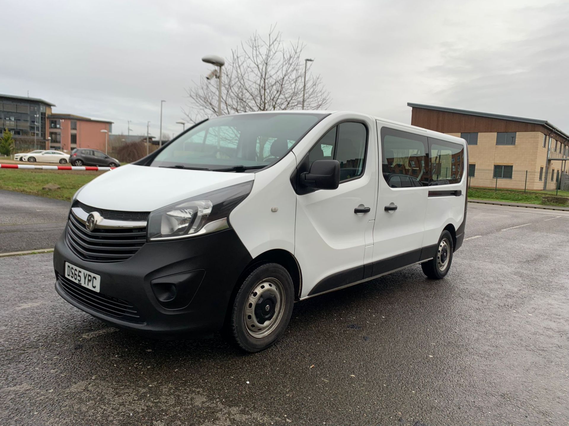 2015 VAUXHALL VIVARO COMBI CDTI S/S WHITE 9 SEATER MPV, 110,167 MILES, 1.6 DIESEL *NO VAT* - Image 3 of 21