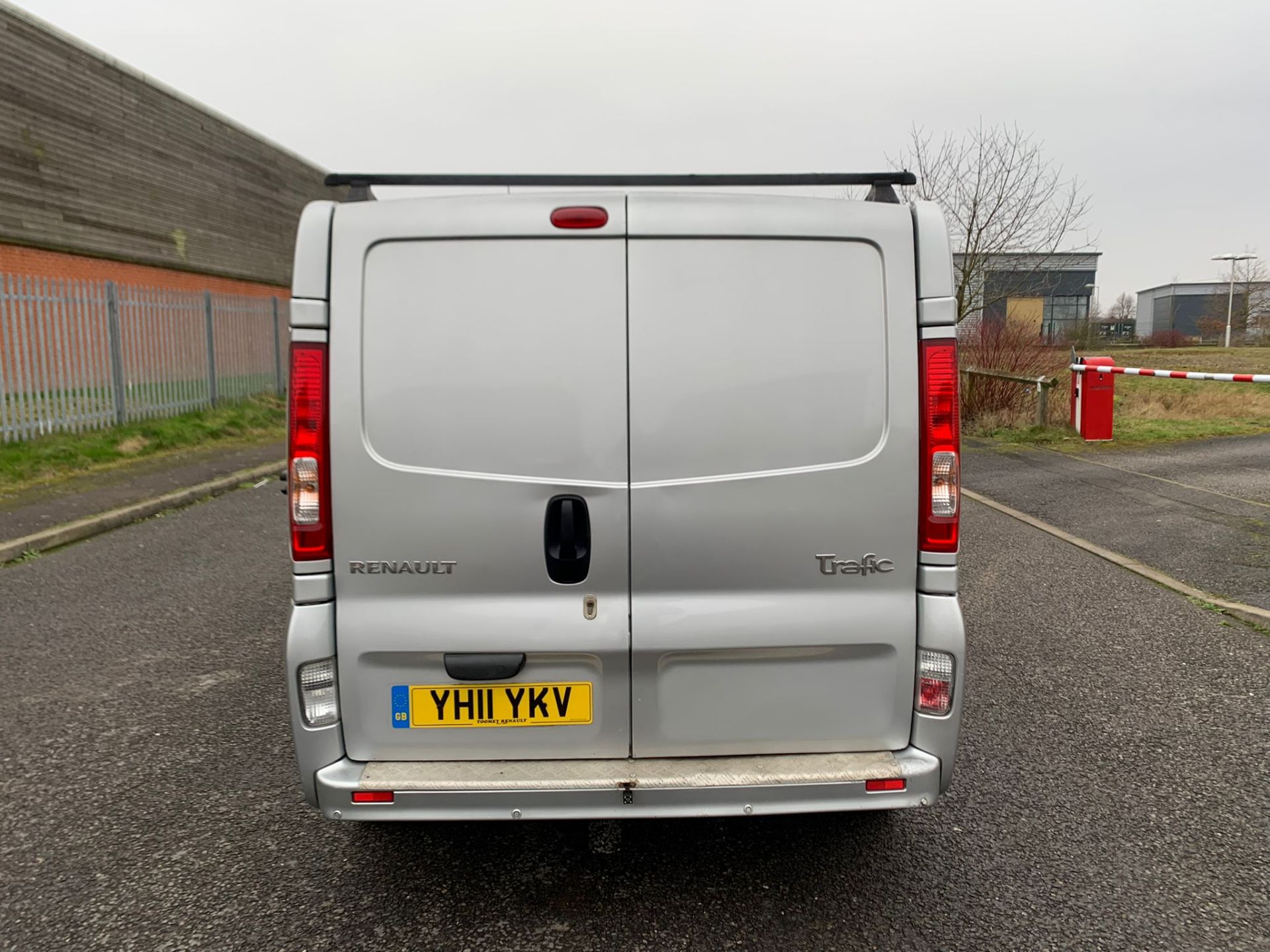 2011 RENAULT TRAFIC SL27 SPORT DCI 115 SILVER PANEL VAN, 134,138 MILES, 2.0 DIESEL *NO VAT* - Image 6 of 20