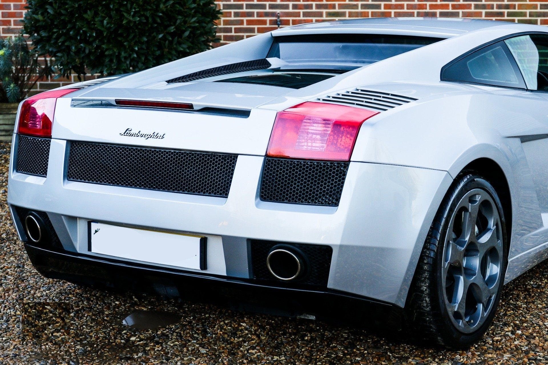 LAMBORGHINI GALLARDO 5.0 V10 COUPE, MANUAL, SILVER/ BLUE SCURO LEATHER INTERIOR, 60,800 MLS NO VAT - Image 11 of 36