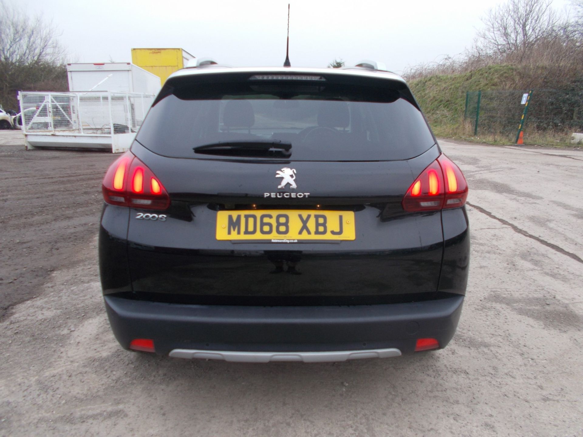 2019/68 PEUGEOT 2008 ALLURE PREMIUM 5 DOOR HATCHBACK, 1.2 PETROL, 11K MILES,5 SPEED MANUAL *NO VAT* - Image 6 of 24