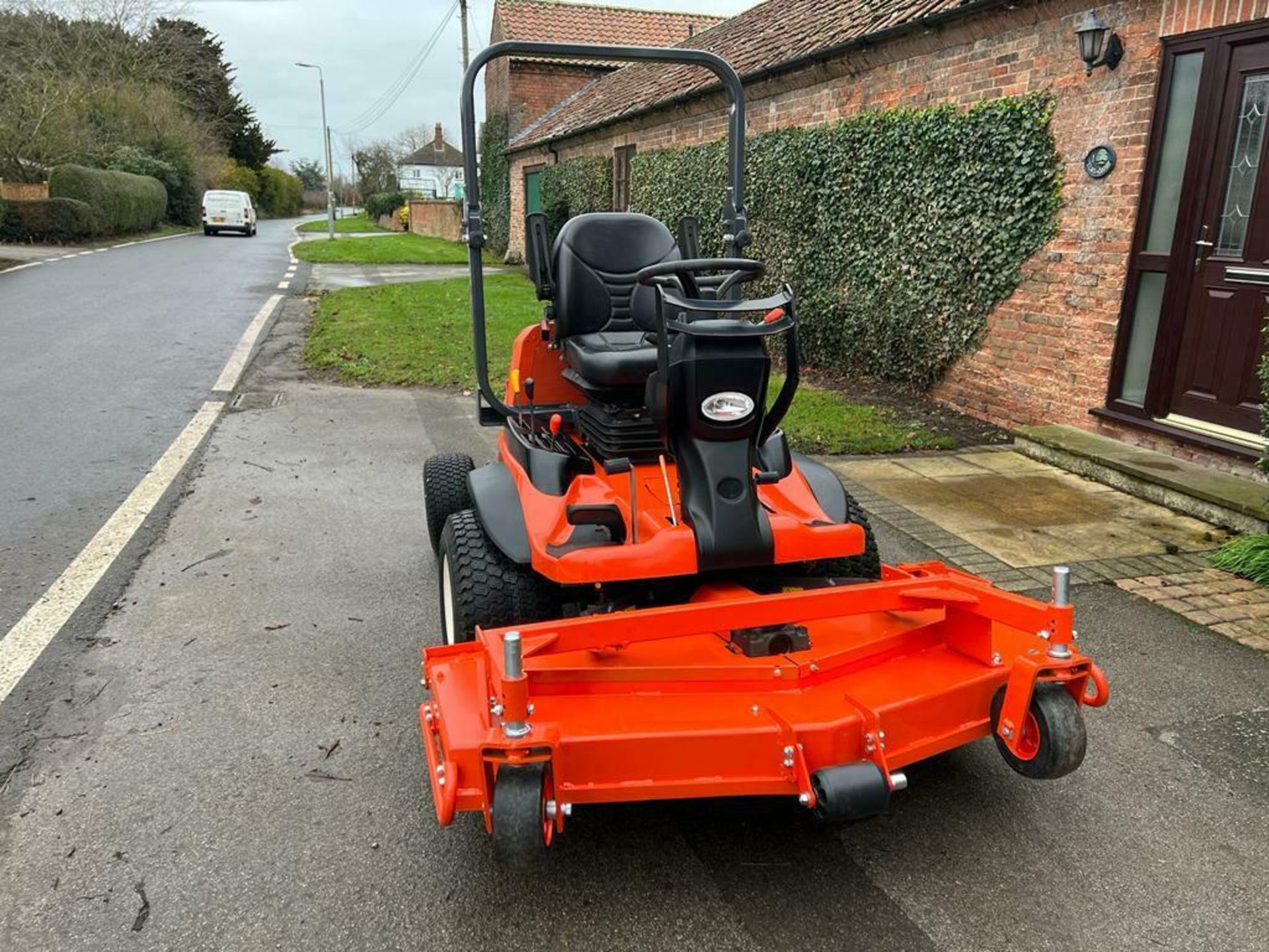 KUBOTA 3890 UPFRONT ROTARY MOWER, YEAR 2014, 4 WHEEL DRIVE, ONLY 2072 HOURS *PLUS VAT* - Image 5 of 11