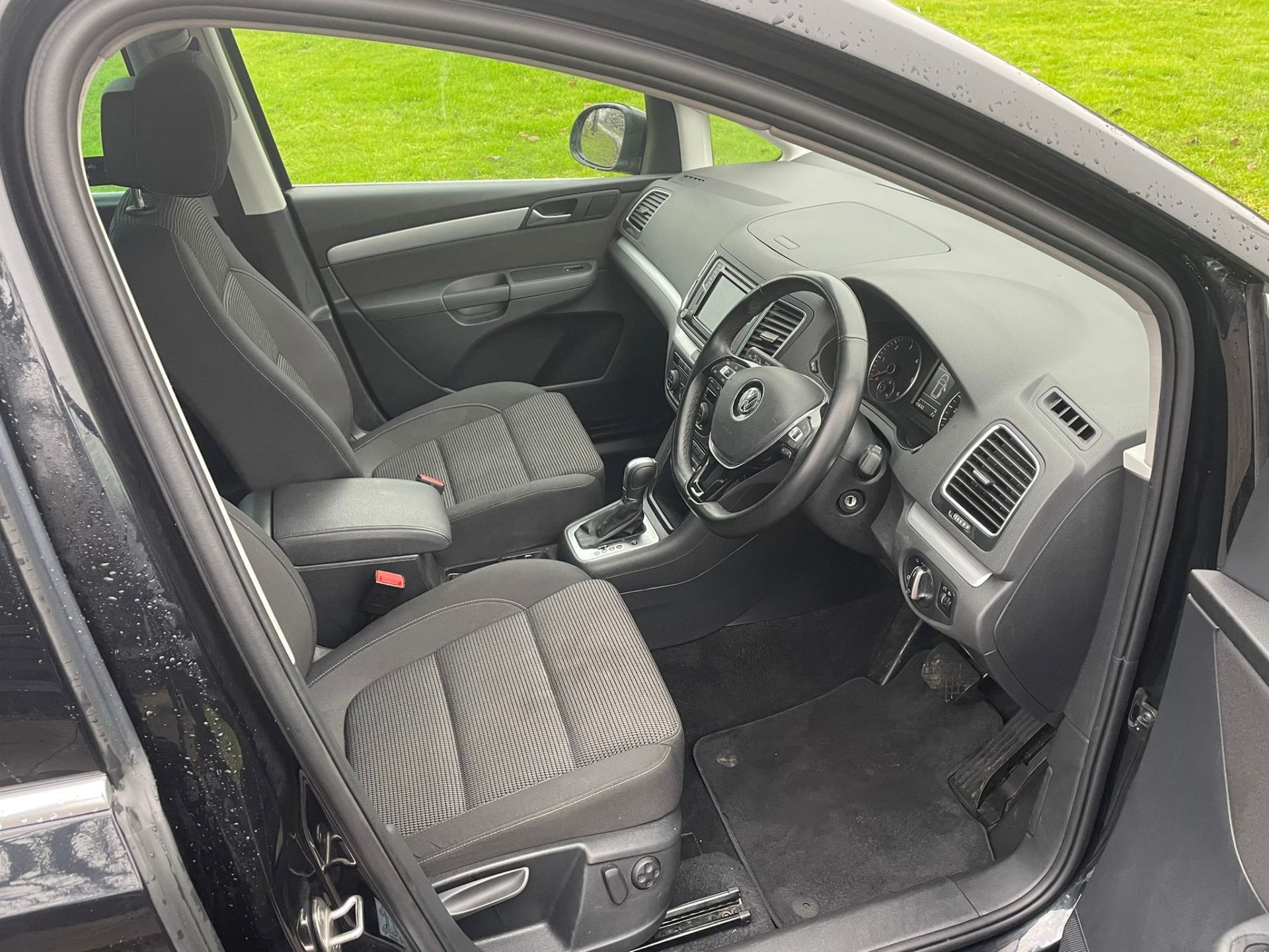 2019 VOLKSWAGEN SHARAN SE TDI S-A BLACK MPV, 65,632 MILES, AS BLUE, LANE ASSIST *NO VAT* - Image 20 of 42