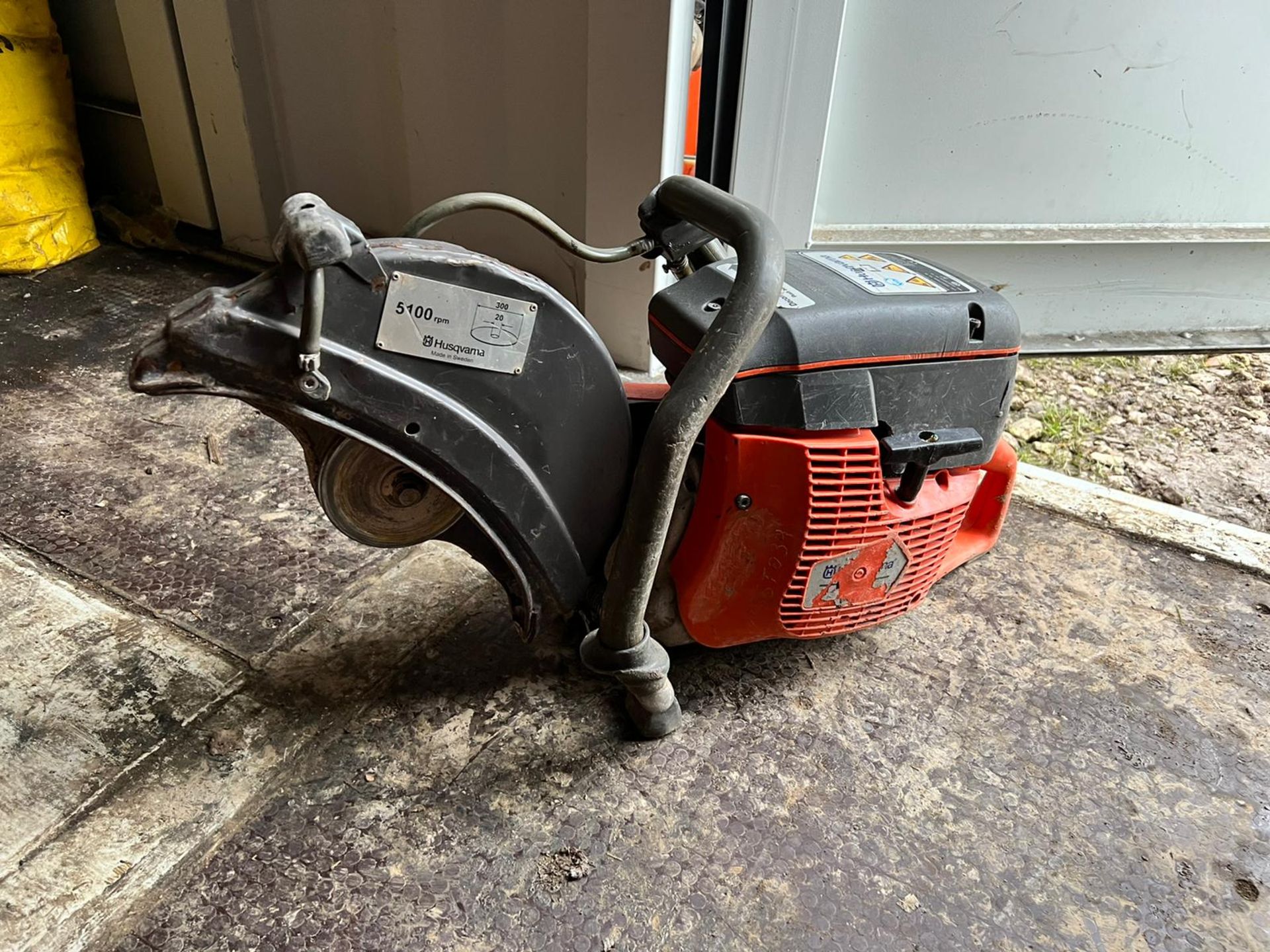 HUSQVARNA K760 DISC CUTTER, UNTESTED, 2 STROKE FUEL ONLY, NO BLADE *PLUS VAT* - Image 3 of 7