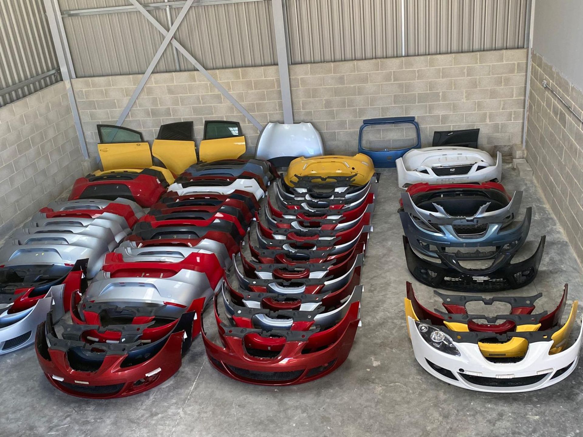 LARGE JOB LOT OF NEW AND NEARLY NEW SEAT CAR PARTS, RRP OVER £22K, GENUINE SEAT OEM PARTS *PLUS VAT*