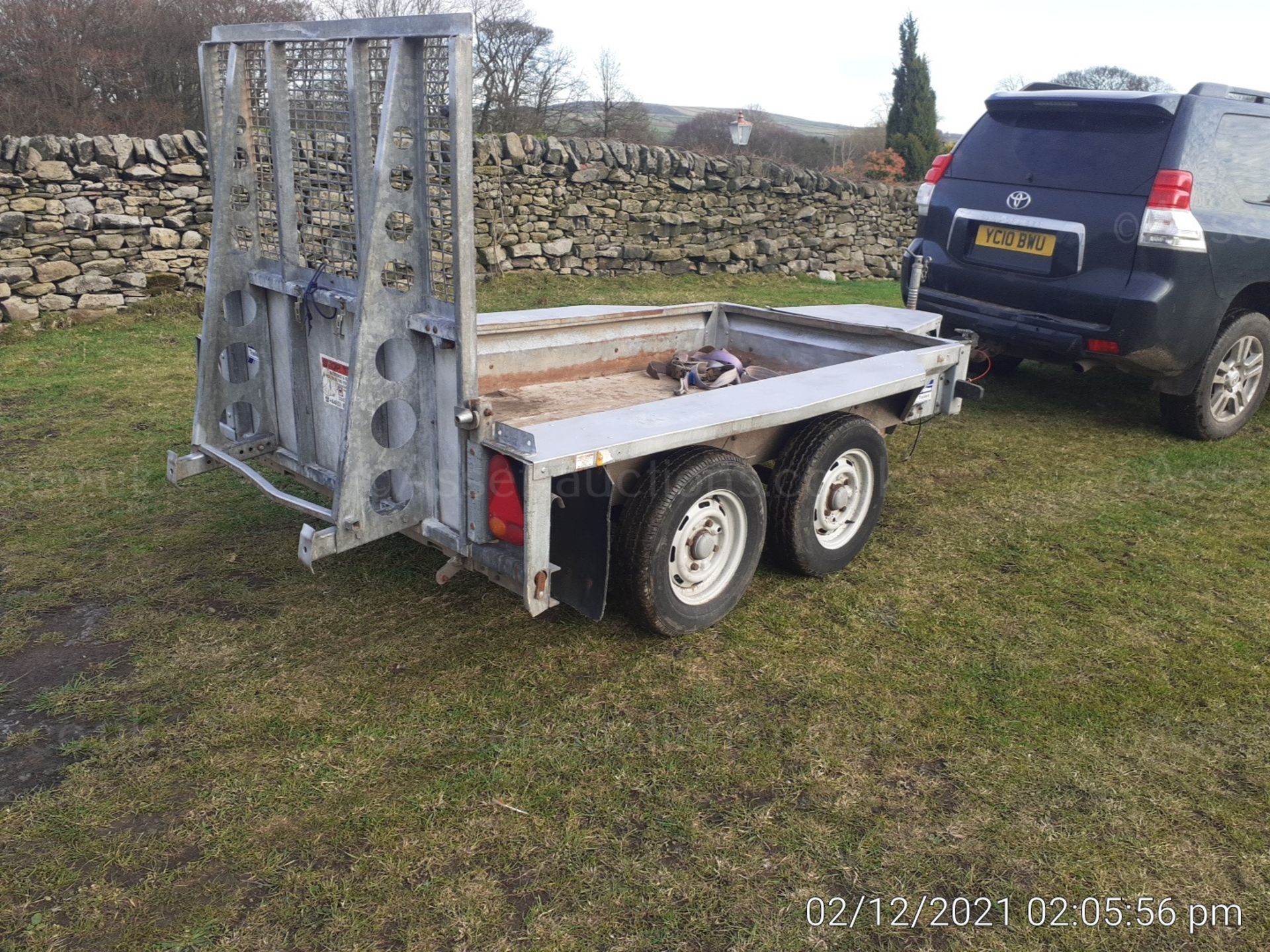 IFOR WILLIAMS PLANT TRAILER 2700kg GROSS WEIGHT, WITH LOADING RAMP AND BUCKET REST *PLUS VAT* - Image 3 of 6