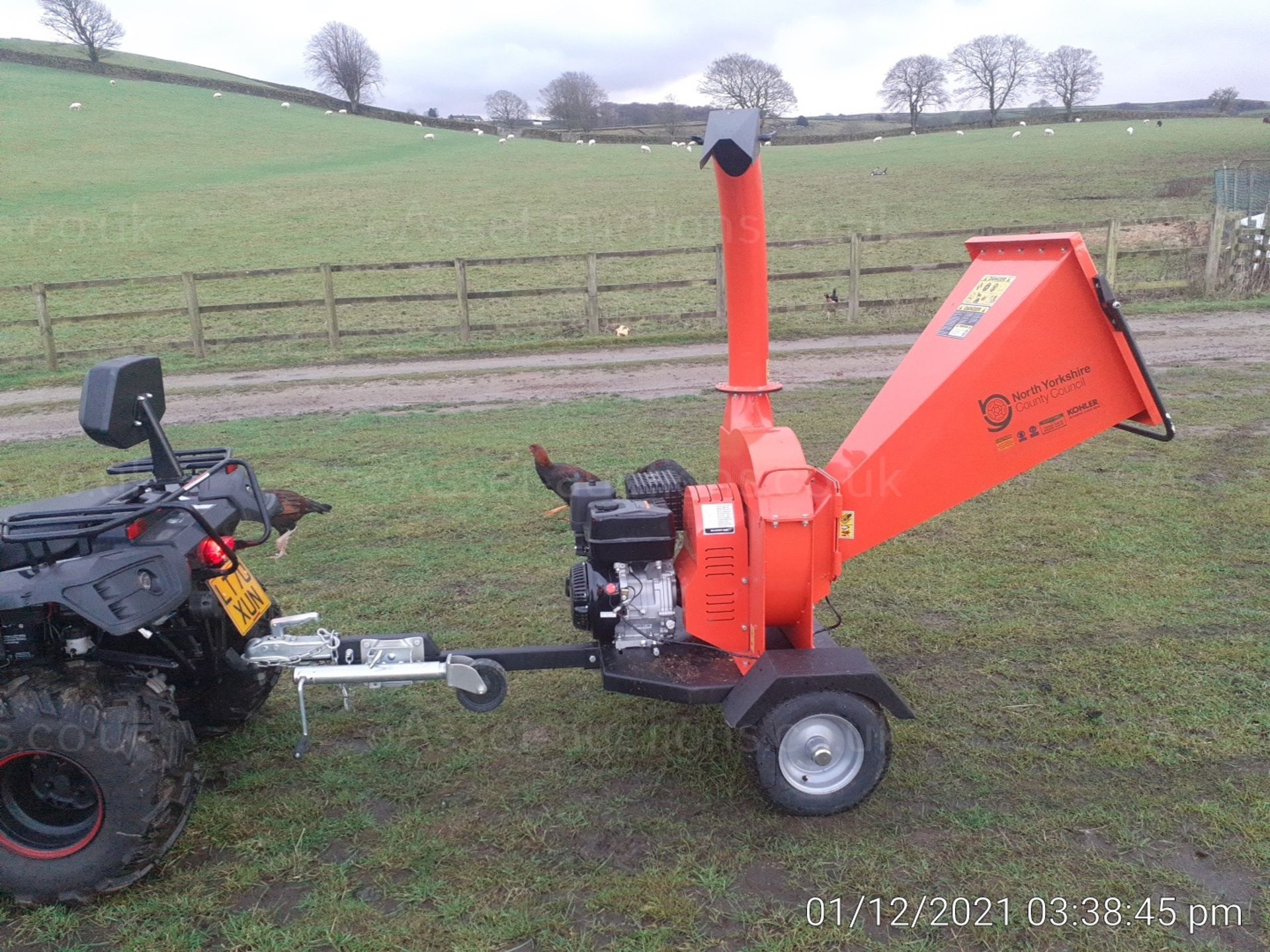 COMMERCIAL WOOD CHIPPER, LOW HOURS, ONLY USED FOR 8 HOURS ON A COUNCIL CONTRACT *PLUS VAT* - Image 5 of 9
