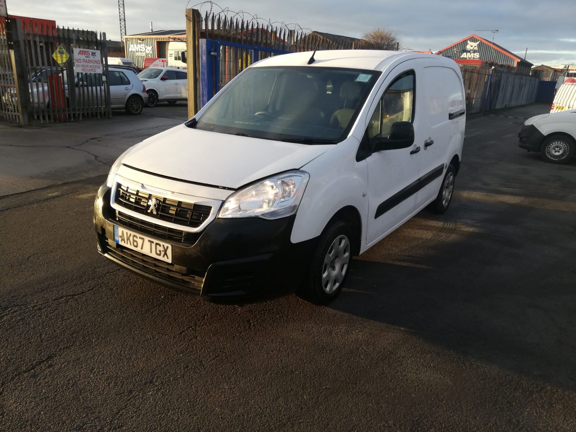 2017/67 PEUGEOT PARTNER PROFESSION L1 BLUE HDI WHITE PANEL VAN, 102K MILES, 3 SEATS *PLUS VAT* - Image 3 of 10