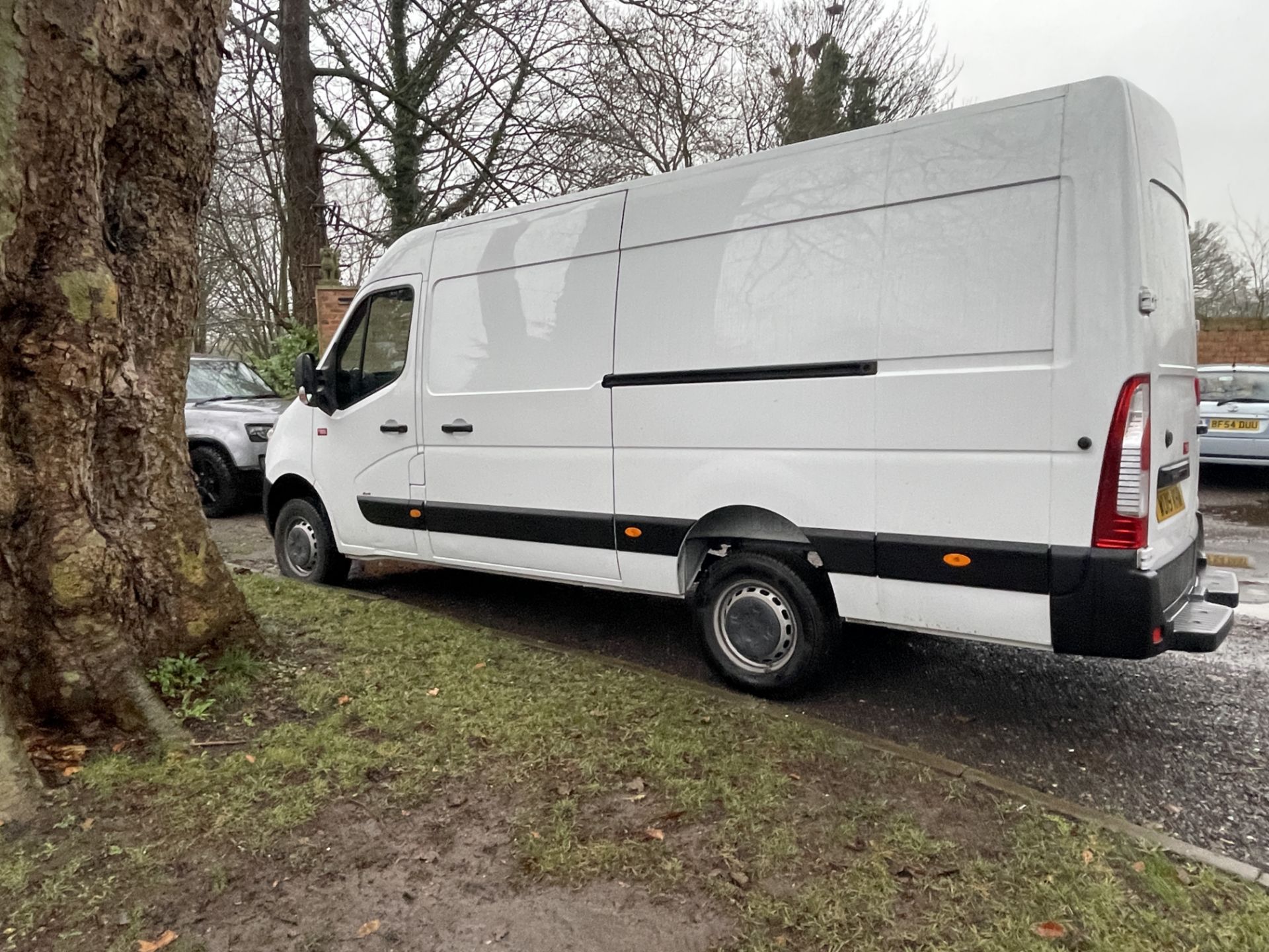 4x4 2019 RENAULT TRUCKS MASTER 35 LWB 4x4 WHITE PANEL VAN, 20K MILES *PLUS VAT* CAMPER? SWAMPER? - Image 5 of 36