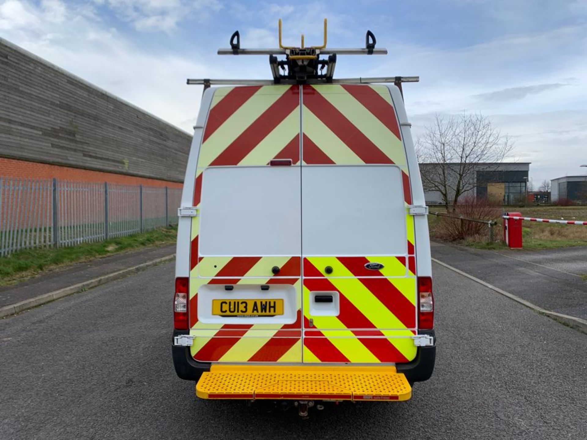 2013 FORD TRANSIT 125 T350 AWD WHITE PANEL VAN, 83,676 MILES, 2.2 DIESEL *NO VAT* - Image 6 of 26