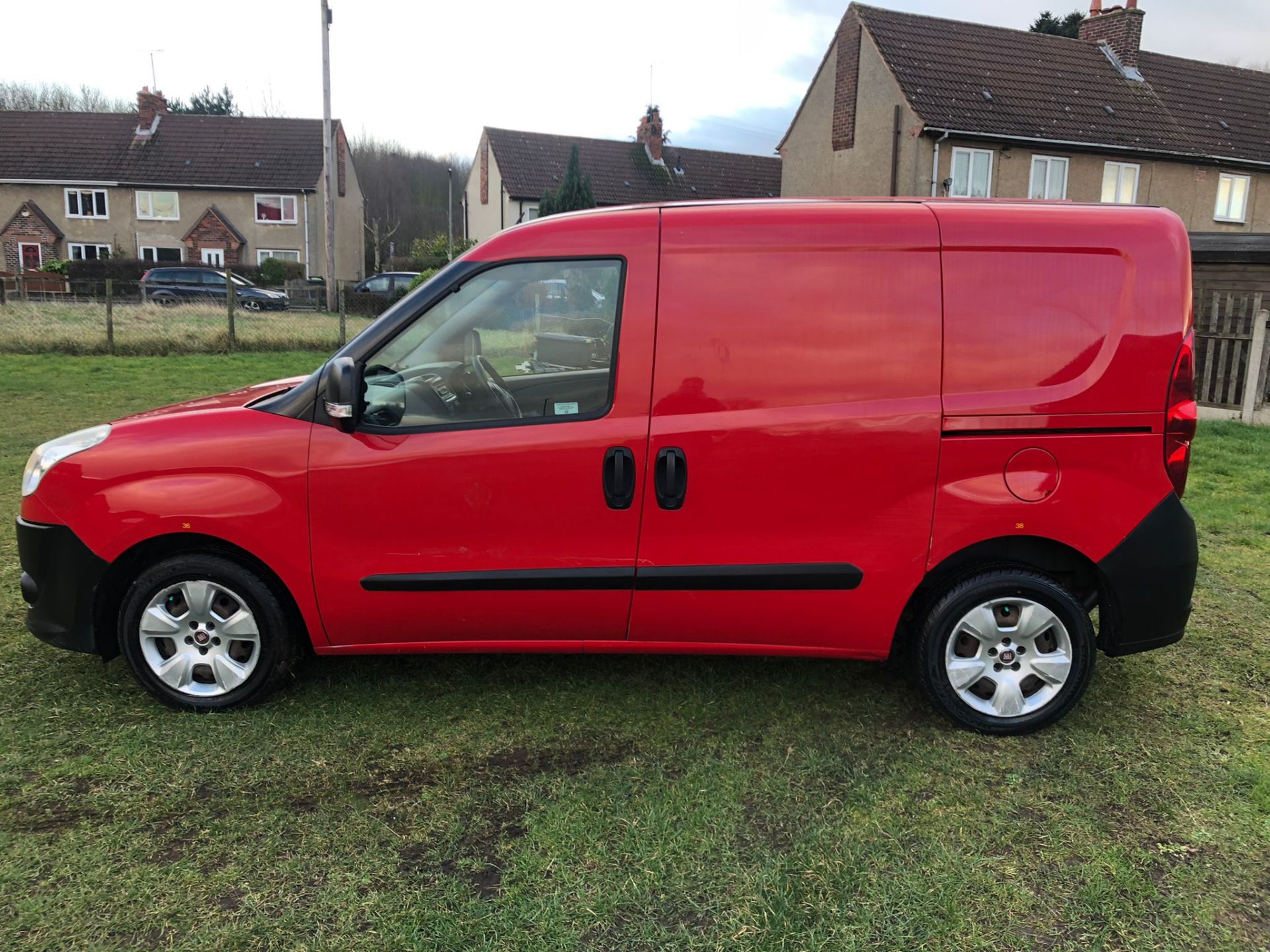 2013/62 REG FIAT DOBLO 16V MULTIJET 1.25 DIESEL RED PANEL VAN, SHOWING 0 FORMER KEEPERS *NO VAT* - Image 3 of 12