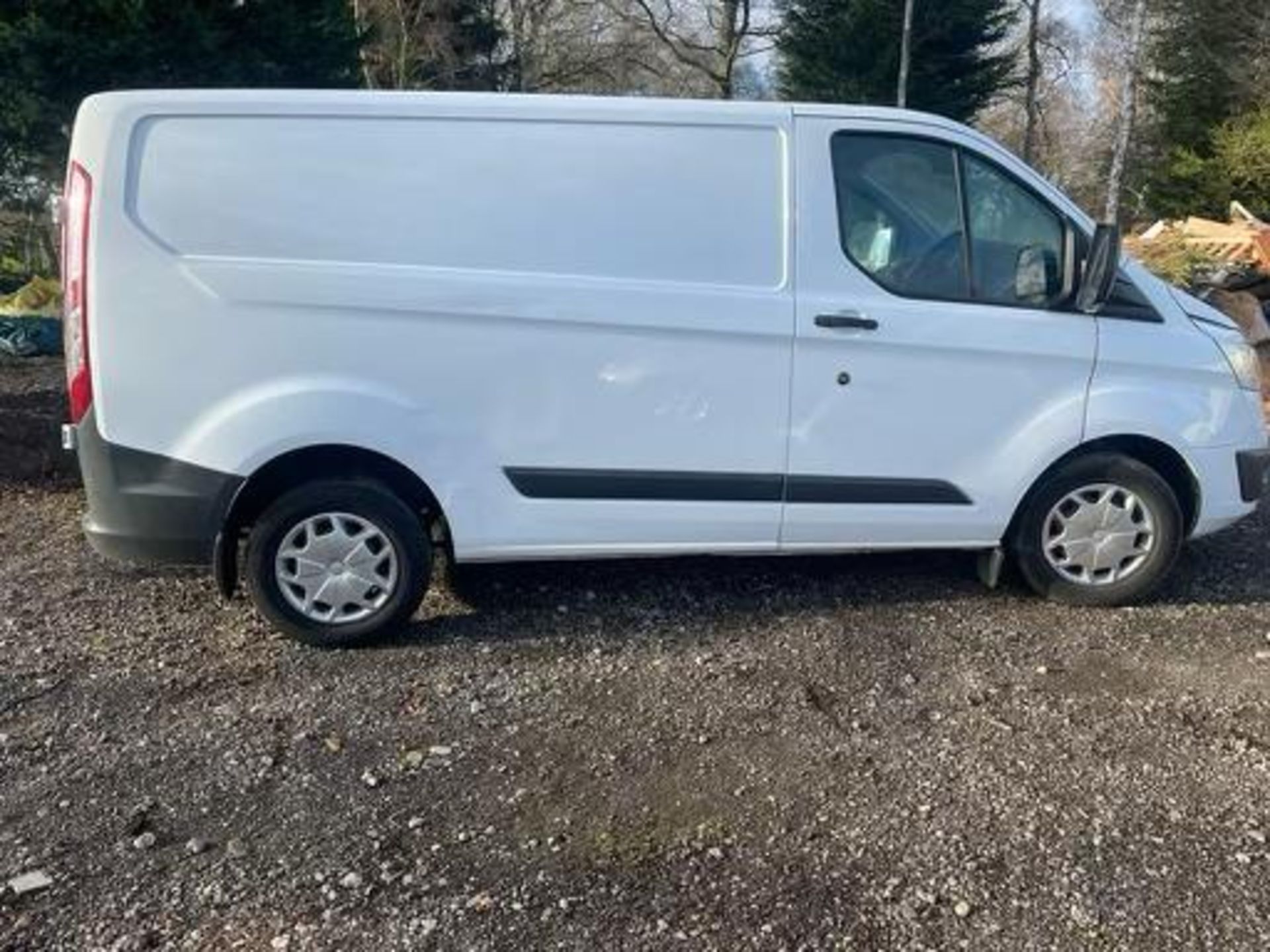 2017/67 FORD TRANSIT CUSTOM 290 TREND EURO 6 WHITE PANEL VAN, 137K MILES, PLY LINED, SAT NAV - Image 8 of 11