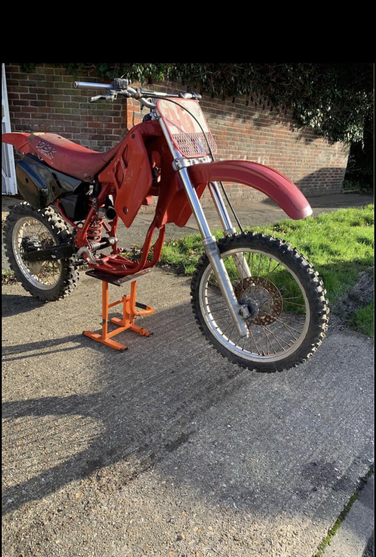 HONDA CR500 1988 MODEL, ROLLING CHASSIS, NO ENGINE, A GREAT BIKE TO BUILD UP AS THEY ARE VERY RARE