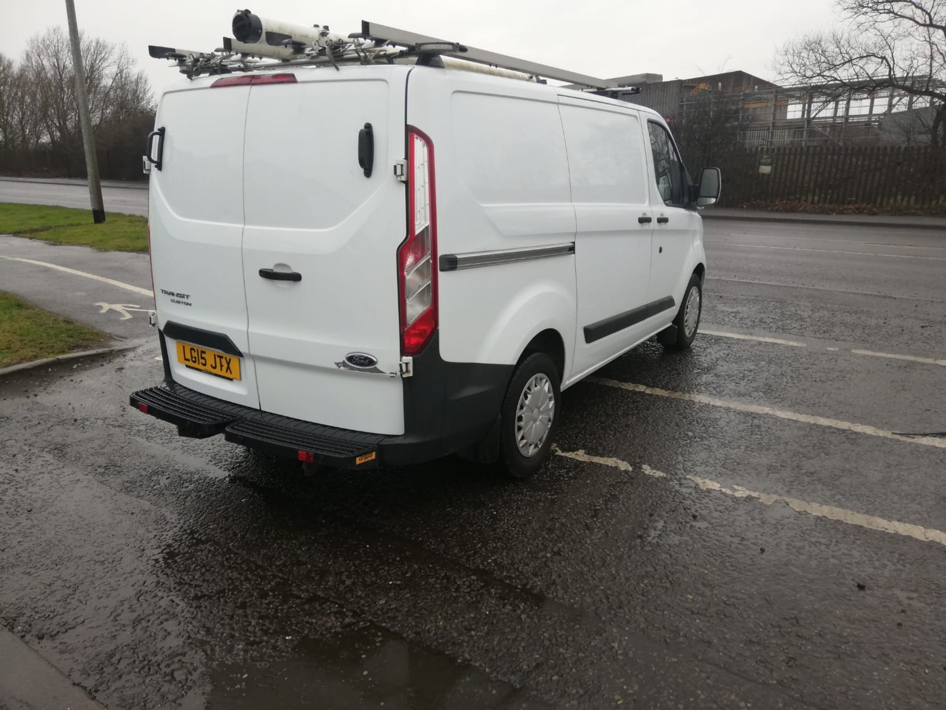 2015 FORD TRANSIT CUSTOM 310 ECO-TECH WHITE PANEL VAN, 2 SINGLE SEATS, 47K MILES WITH FSH *PLUS VAT* - Image 7 of 10