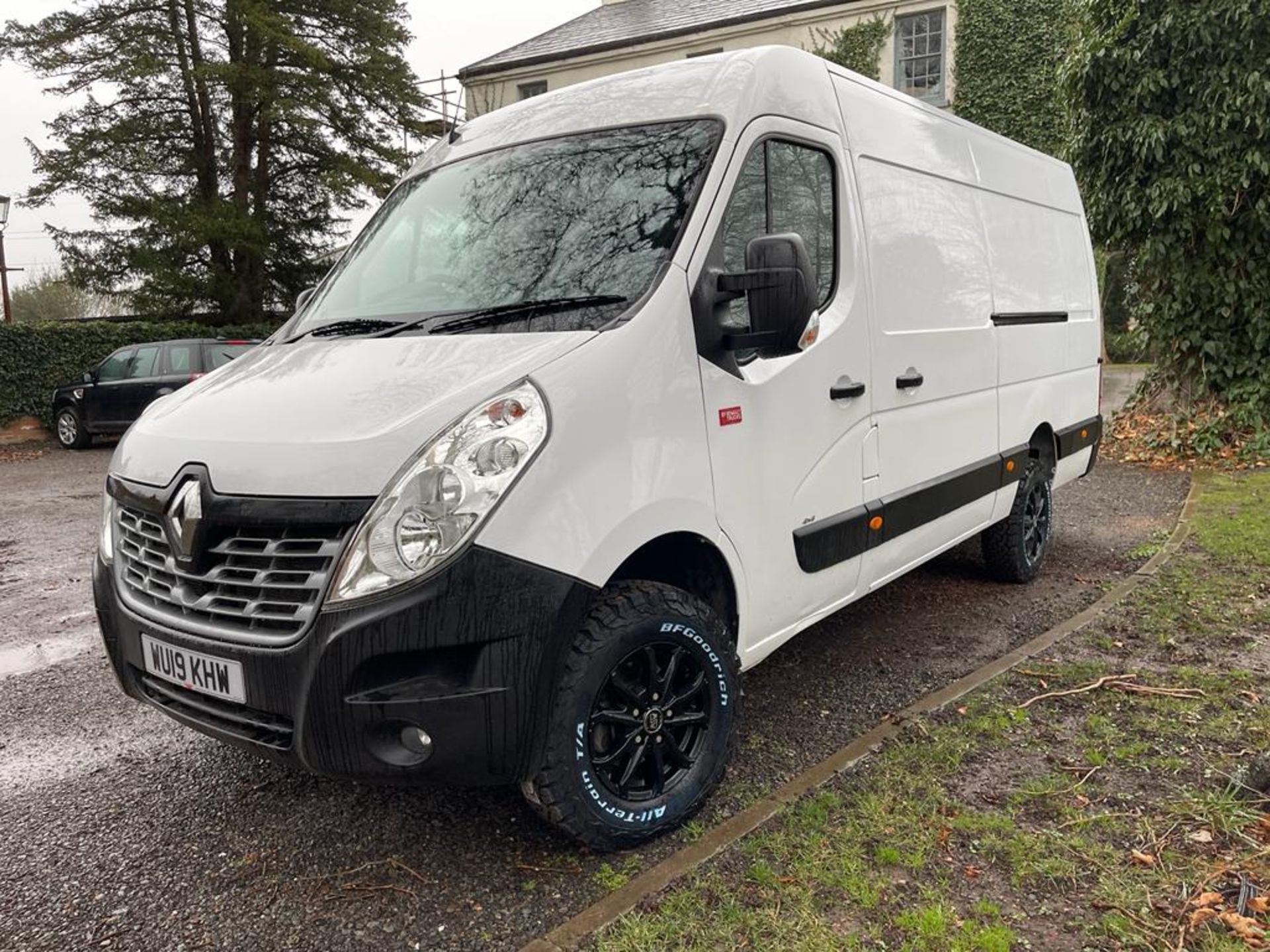 4x4 2019 RENAULT TRUCKS MASTER 35 LWB 4x4 WHITE PANEL VAN, 20K MILES *PLUS VAT* CAMPER? SWAMPER? - Image 2 of 36