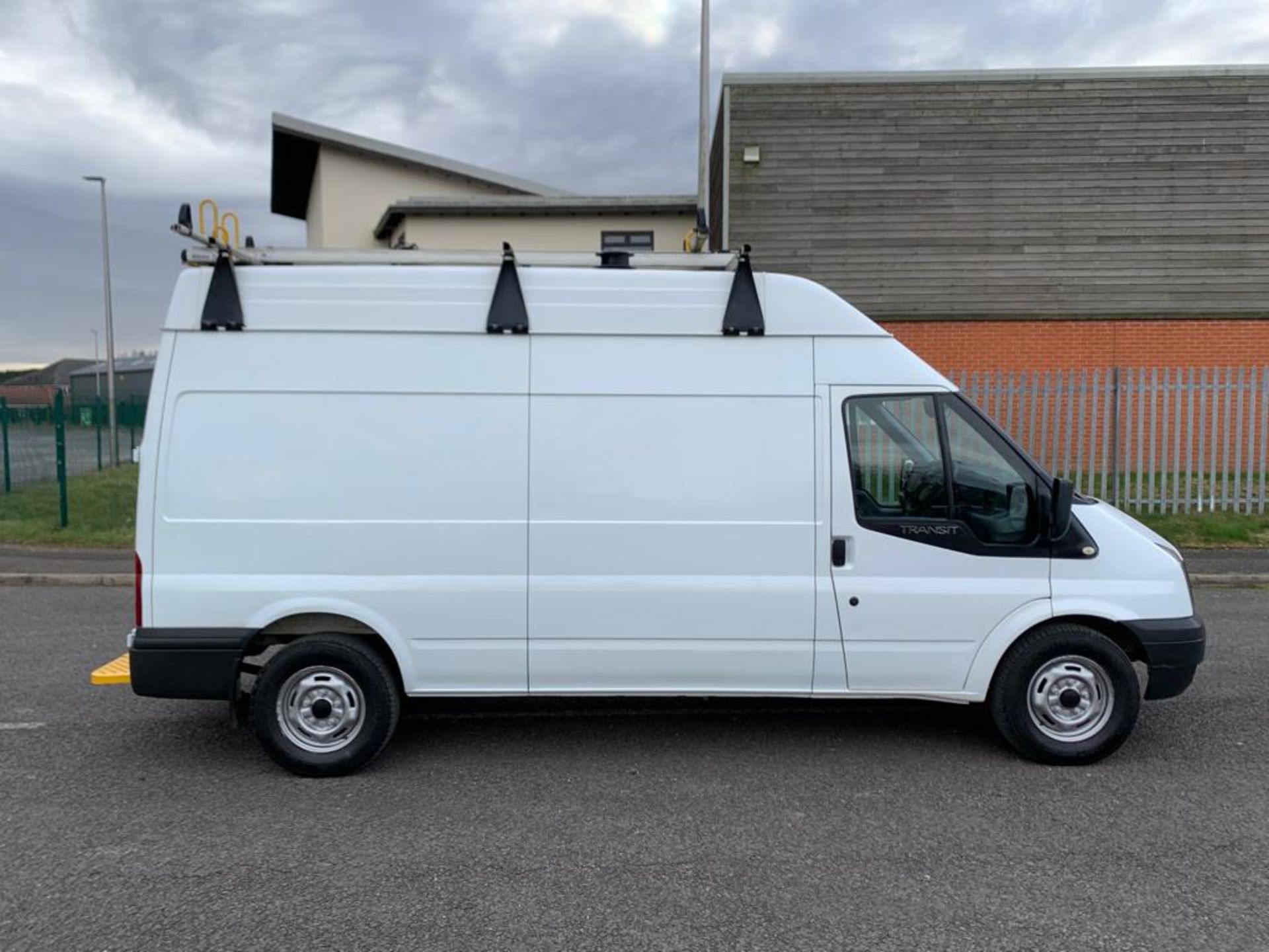 2013 FORD TRANSIT 125 T350 AWD WHITE PANEL VAN, 83,676 MILES, 2.2 DIESEL *NO VAT* - Image 8 of 26