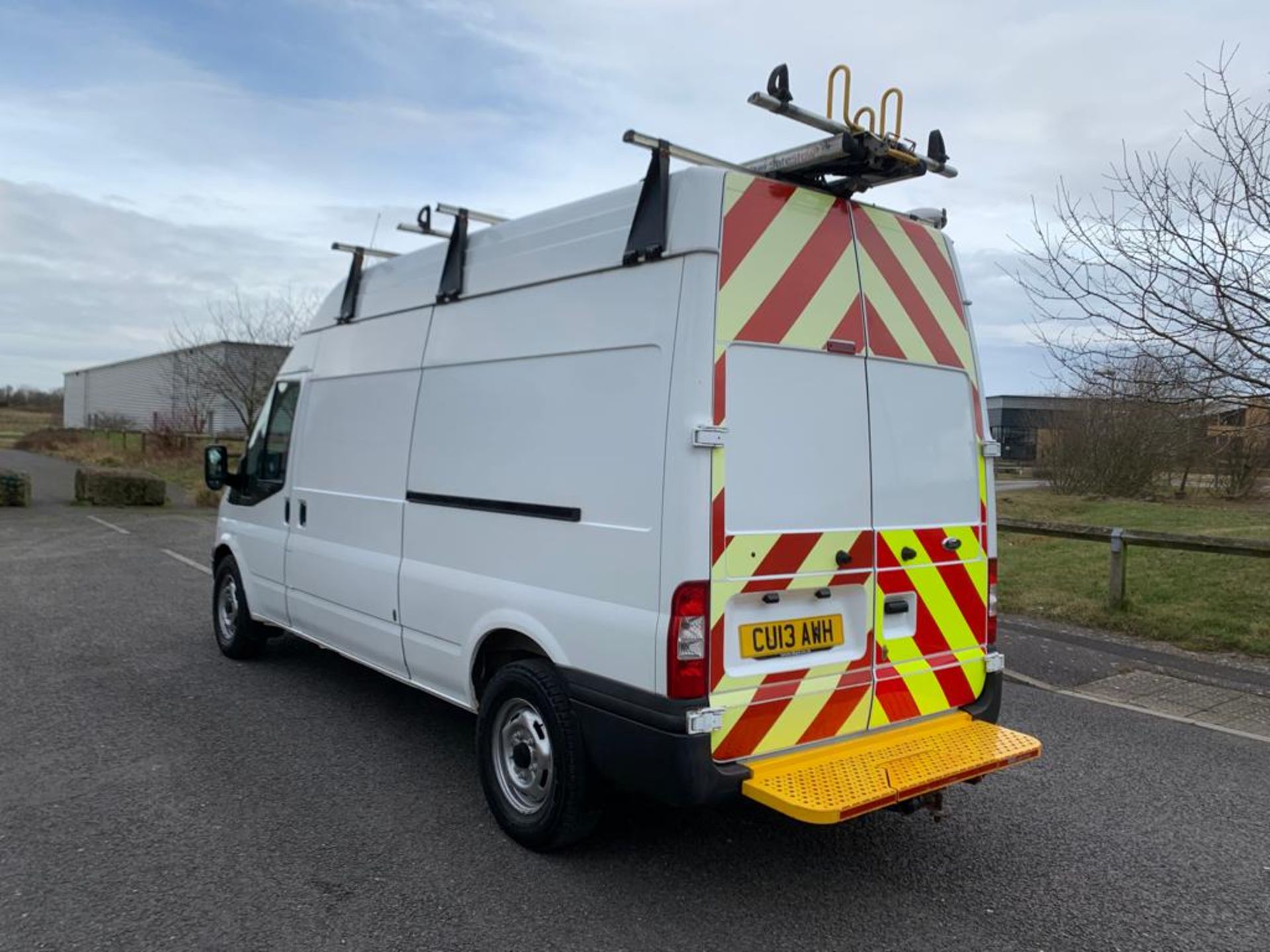 2013 FORD TRANSIT 125 T350 AWD WHITE PANEL VAN, 83,676 MILES, 2.2 DIESEL *NO VAT* - Image 5 of 26