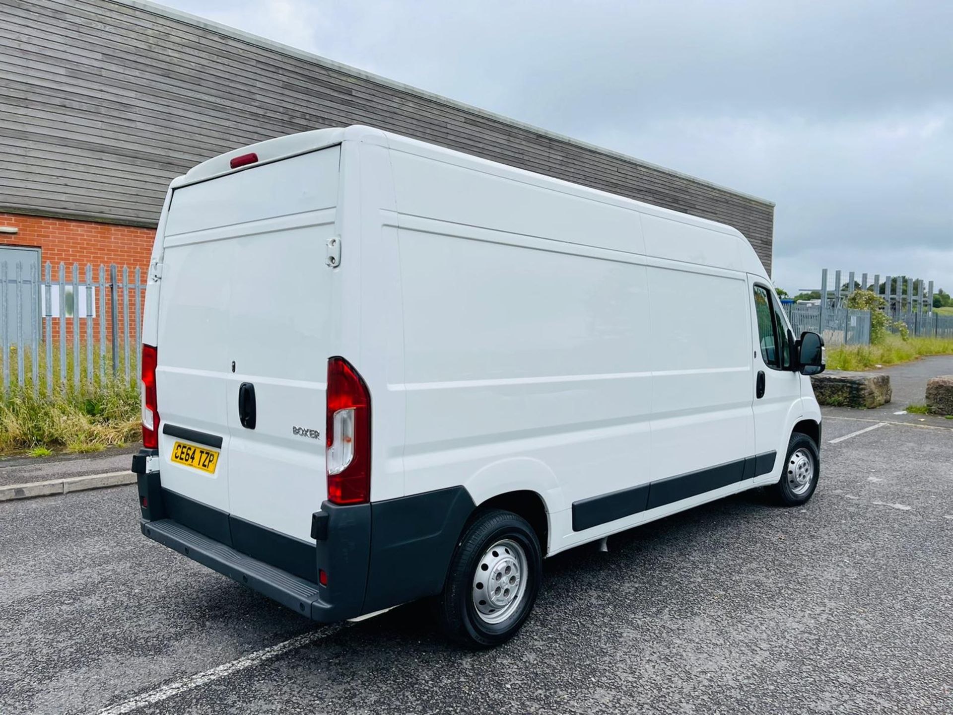 2014 PEUGEOT BOXER 335 PROFESSIONAL L3H2 HDI, AIR CON 133,247 MILES, 2.2 DIESEL ENGINE *NO VAT* - Image 3 of 15