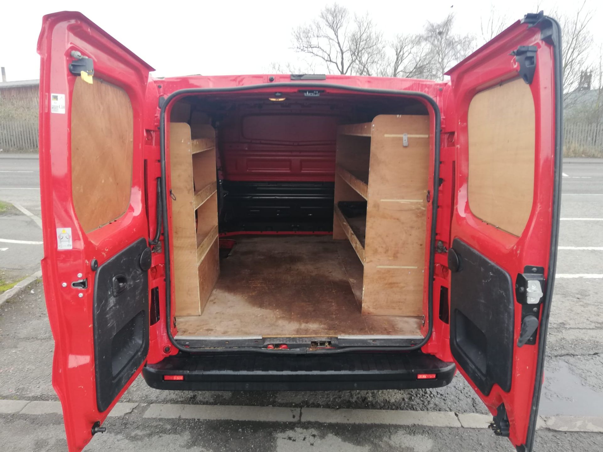 2018 VAUXHALL VIVARO 2700 CDTI RED PANEL VAN, 131K MILES, 1.6 DIESEL, EURO 6 *PLUS VAT* - Image 9 of 10