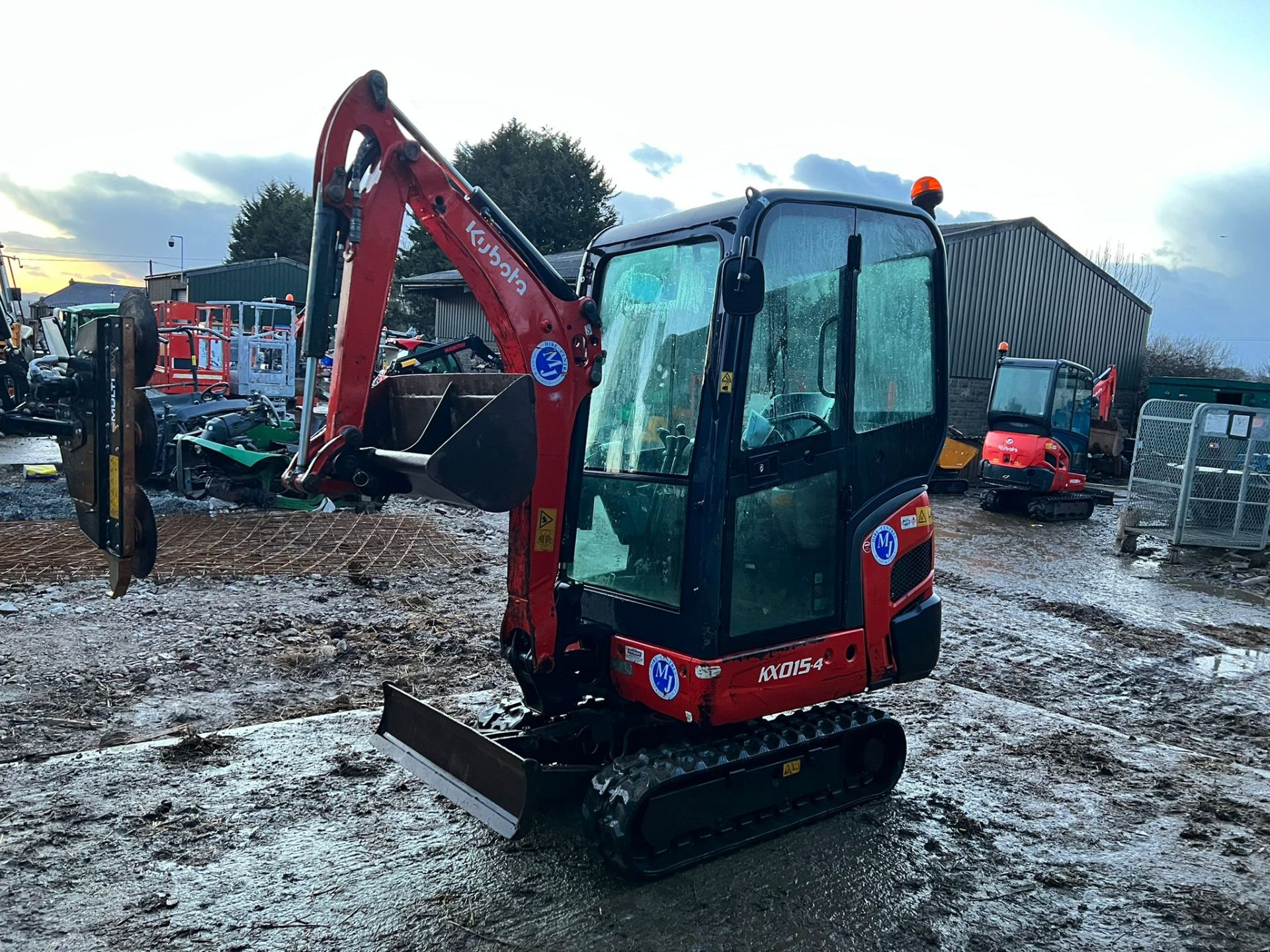 2015 KUBOTA KX015-4 1.5 TON MINI DIGGER, RUNS DRIVES DIGS, SHOWING A LOW AND GENUINE 1850 HOURS - Image 2 of 11