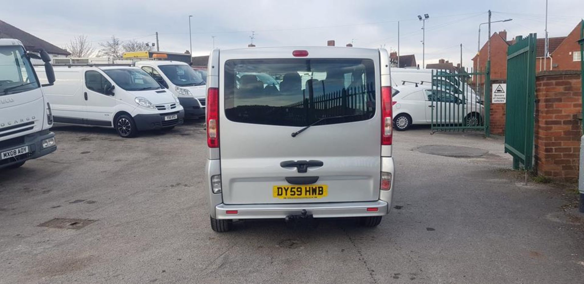 2009 VAUXHALL VIVARO COMBI LWB SILVER MINIBUS, 2.0 DIESEL ENGINE, 234,770 MILES *NO VAT* - Image 5 of 13