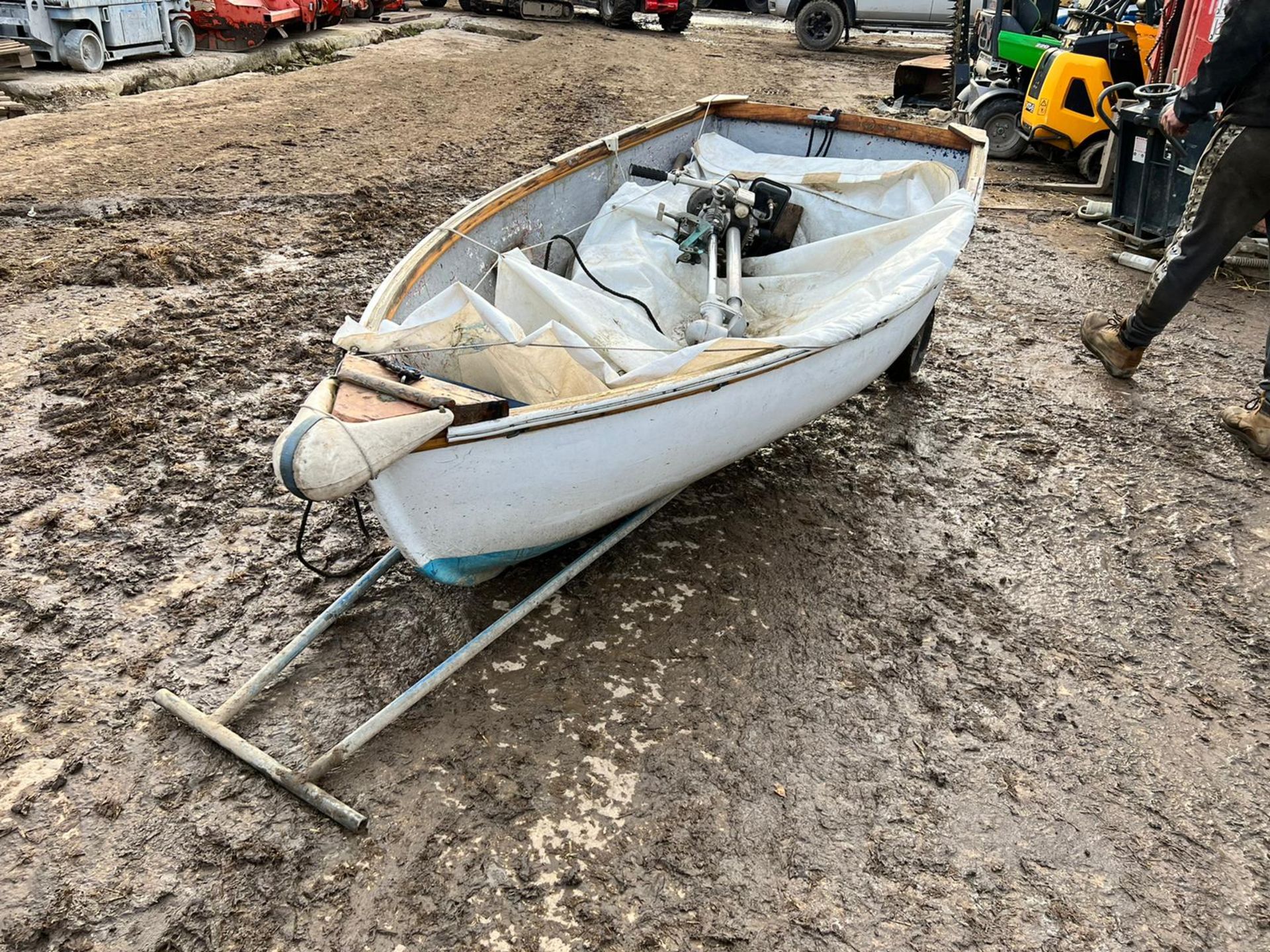 WINDSTAR DINGHY BOAT WITH BRITISH SEAGULL OUTBOARD MOTOR, 1.5hp ENGINE, UNTESTED *PLUS VAT* - Image 2 of 5