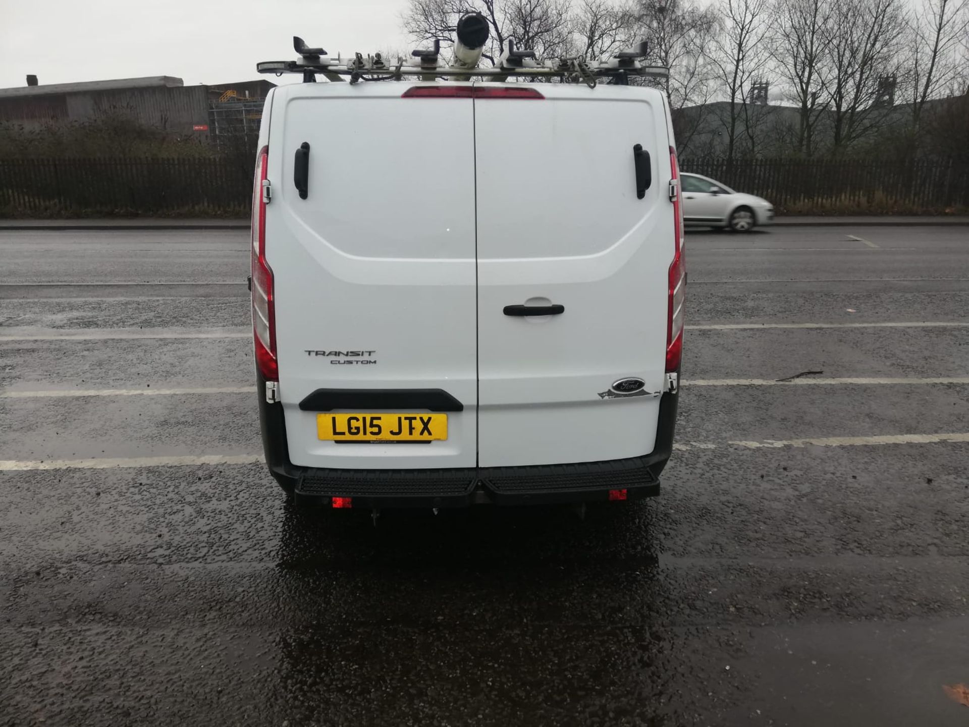 2015 FORD TRANSIT CUSTOM 310 ECO-TECH WHITE PANEL VAN, 2 SINGLE SEATS, 47K MILES WITH FSH *PLUS VAT* - Image 6 of 10