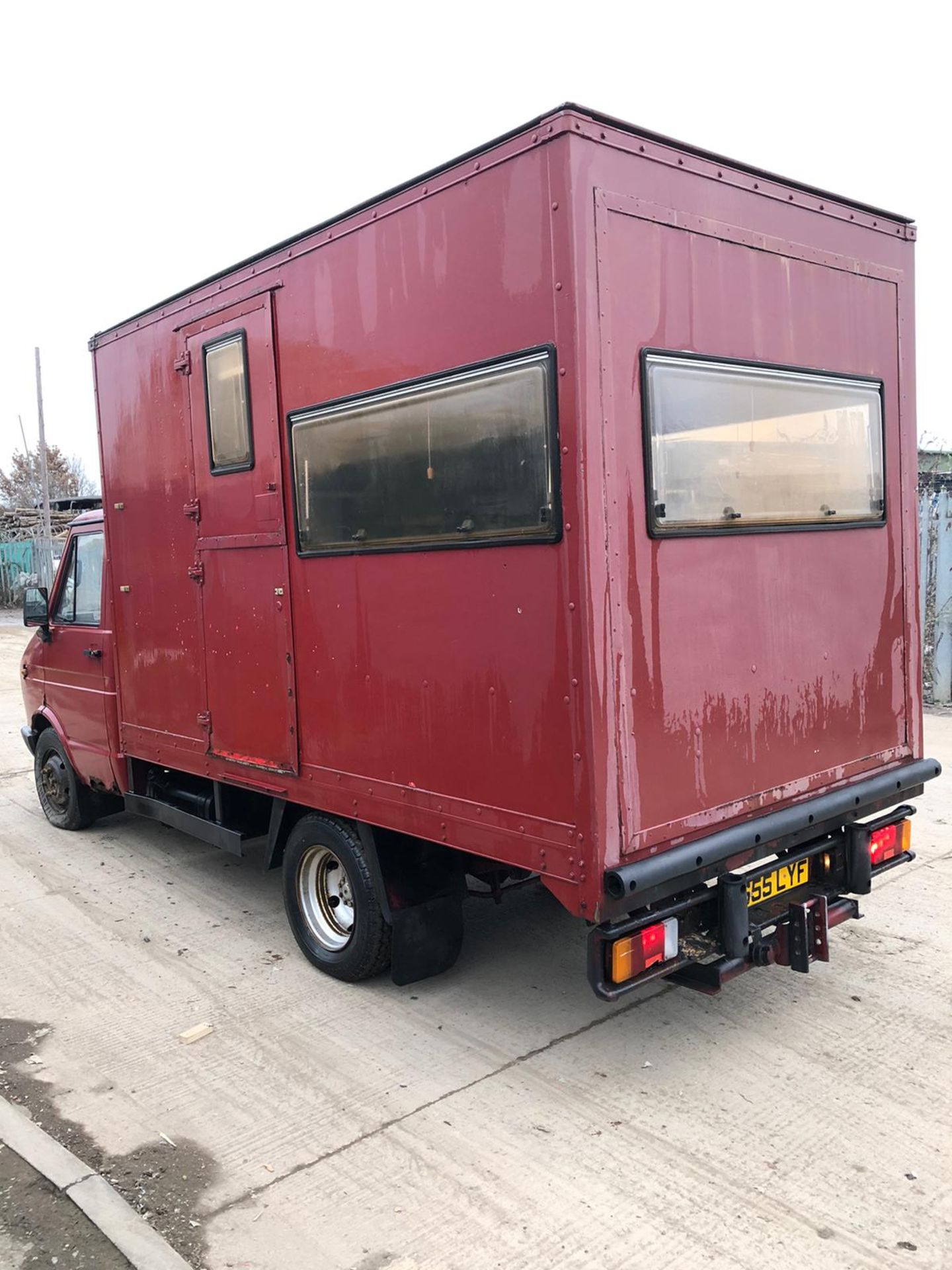 IVECO DAILY 4910 BOX VAN / OFFICE, 2.5 TURBO DIESEL (FIAT TYPE), SHOWING 34K MILES *NO VAT* - Image 4 of 18