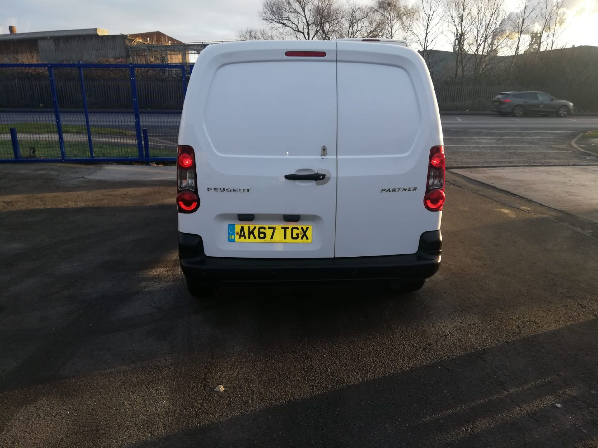 2017/67 PEUGEOT PARTNER PROFESSION L1 BLUE HDI WHITE PANEL VAN, 102K MILES, 3 SEATS *PLUS VAT* - Image 6 of 10