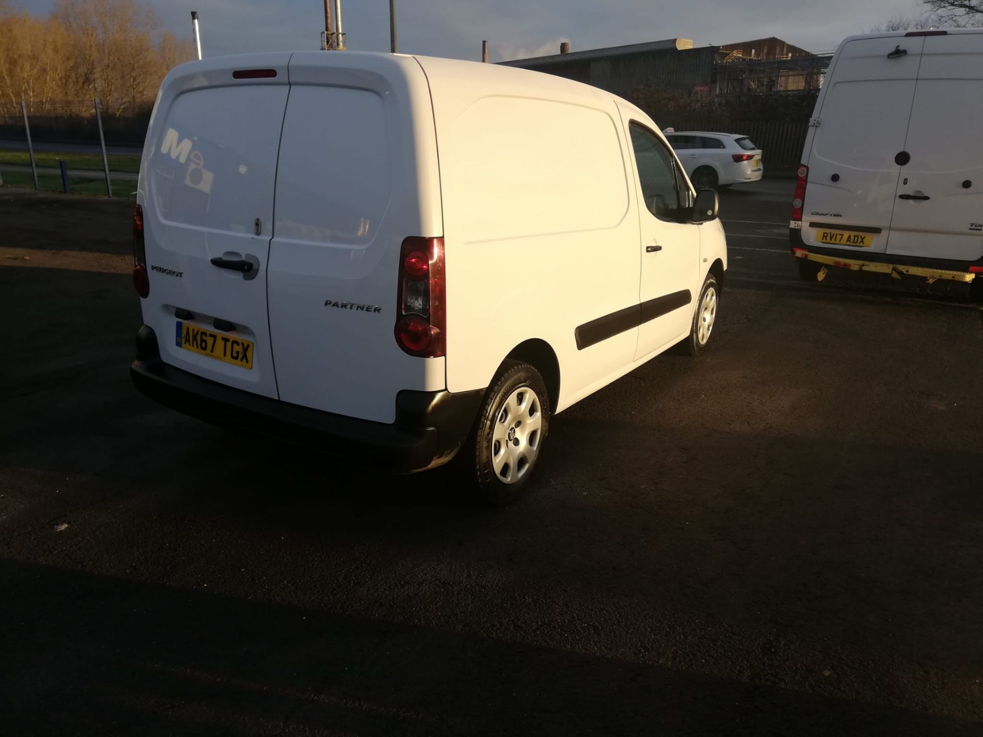 2017/67 PEUGEOT PARTNER PROFESSION L1 BLUE HDI WHITE PANEL VAN, 102K MILES, 3 SEATS *PLUS VAT* - Image 7 of 10