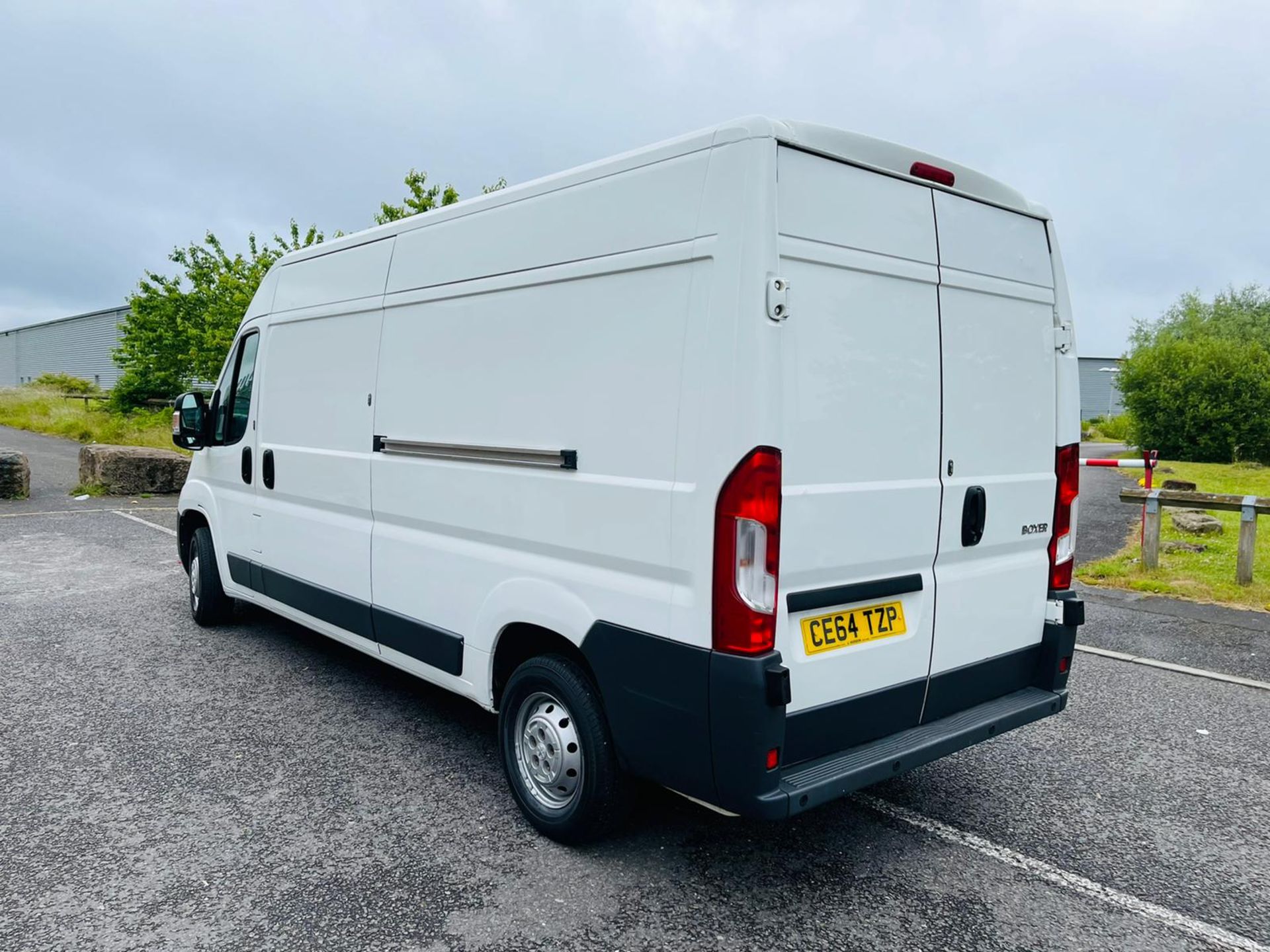 2014 PEUGEOT BOXER 335 PROFESSIONAL L3H2 HDI, AIR CON 133,247 MILES, 2.2 DIESEL ENGINE *NO VAT* - Image 4 of 15