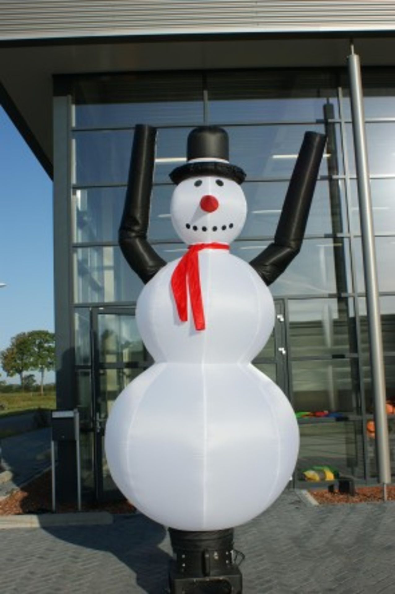 14 x SKY DANCER SNOWMAN, MIXTURE OF FAT AND TALL, 5m OVERALL HEIGHT *PLUS VAT*