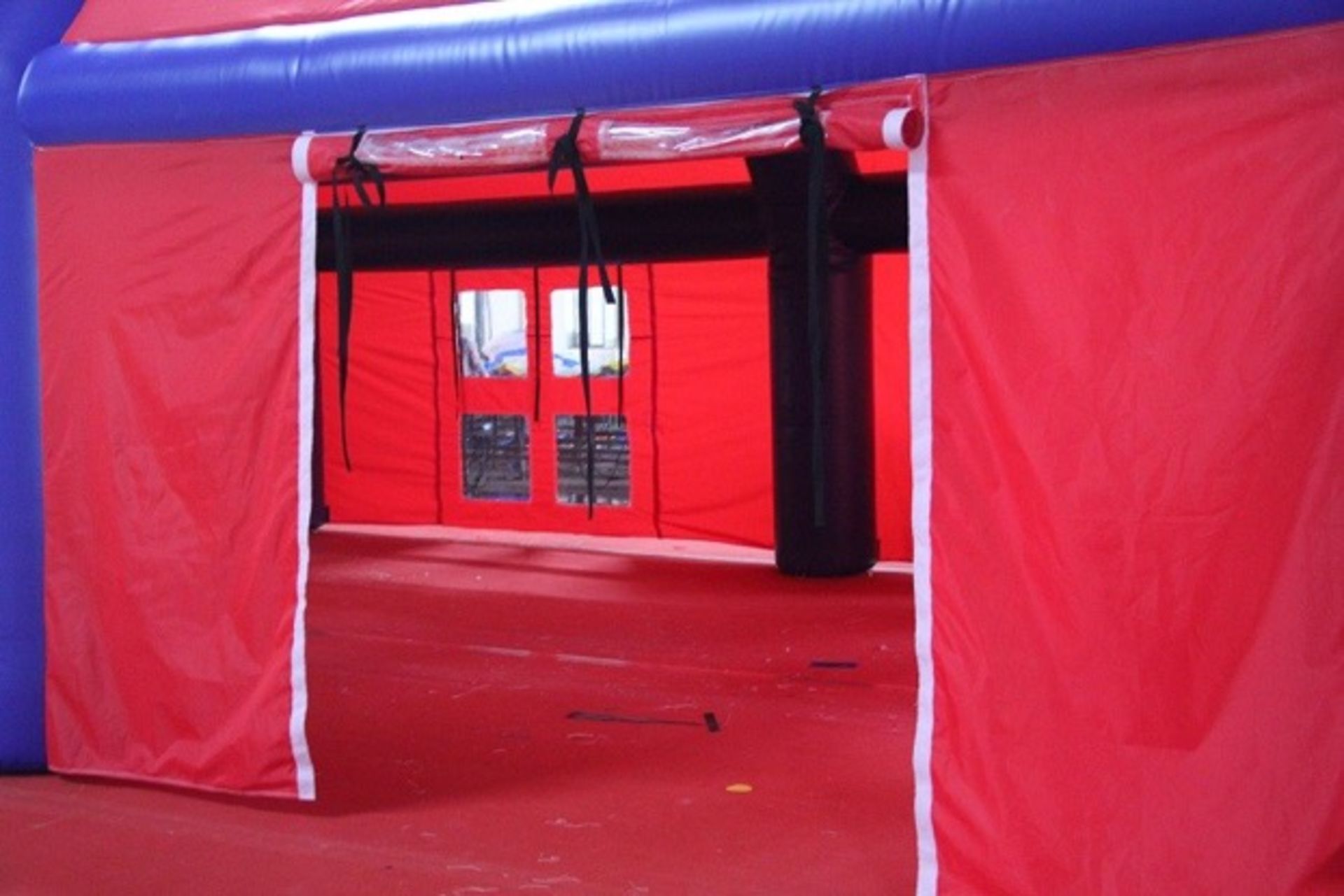 INFLATABLE MARQUEE WITH 6 REMOVEABLE DOORS, 15m LONG x 6m WIDE x 4.5 TO THE HIGHEST POINT *PLUS VAT* - Image 6 of 10