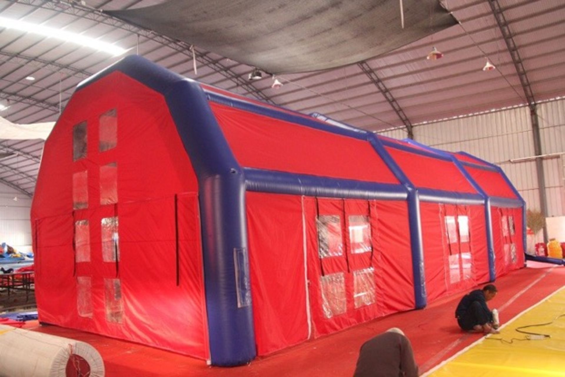 INFLATABLE MARQUEE WITH 6 REMOVEABLE DOORS, 15m LONG x 6m WIDE x 4.5 TO THE HIGHEST POINT *PLUS VAT* - Image 2 of 10