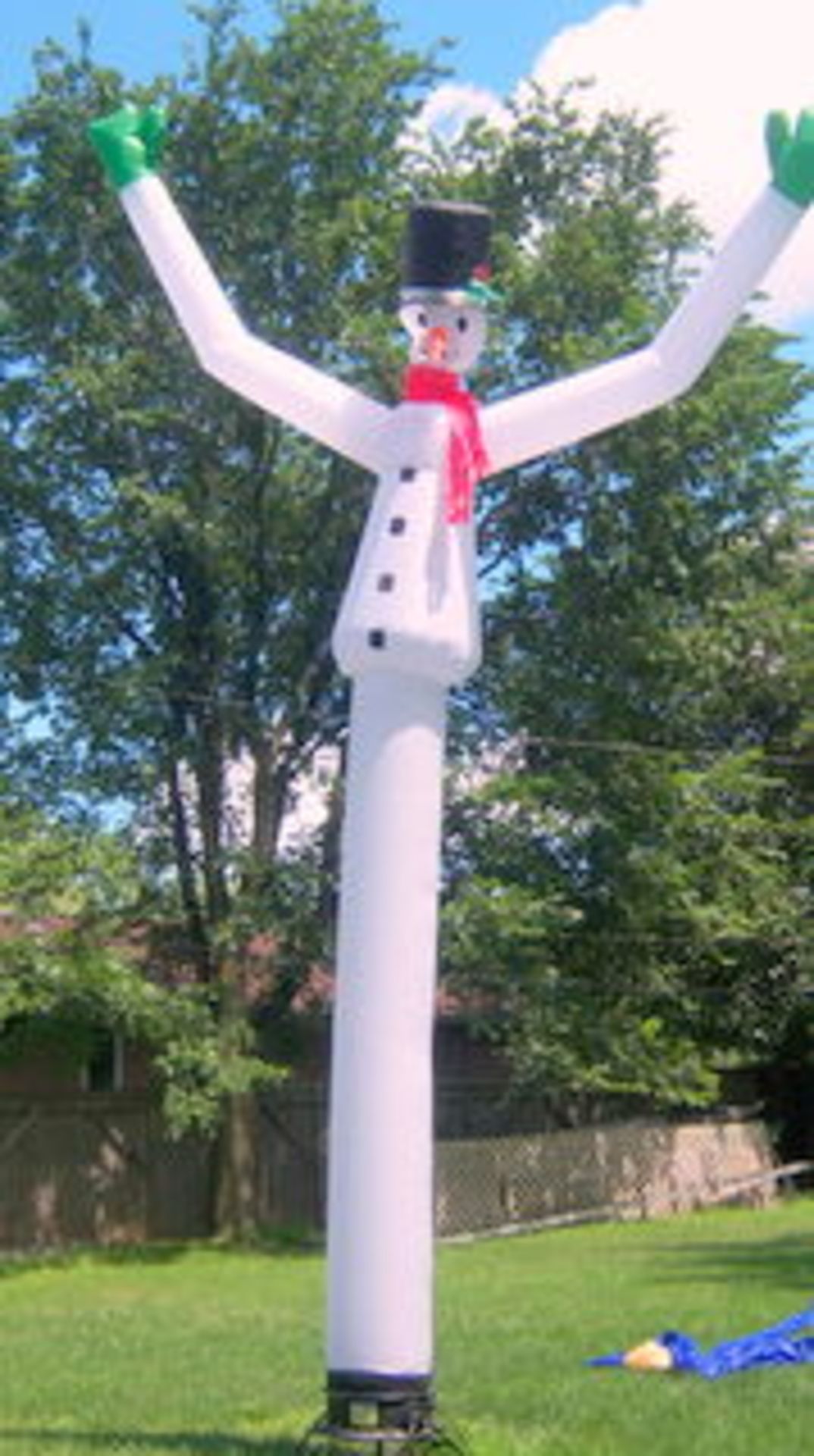14 x SKY DANCER SNOWMAN, MIXTURE OF FAT AND TALL, 5m OVERALL HEIGHT *PLUS VAT* - Image 2 of 5