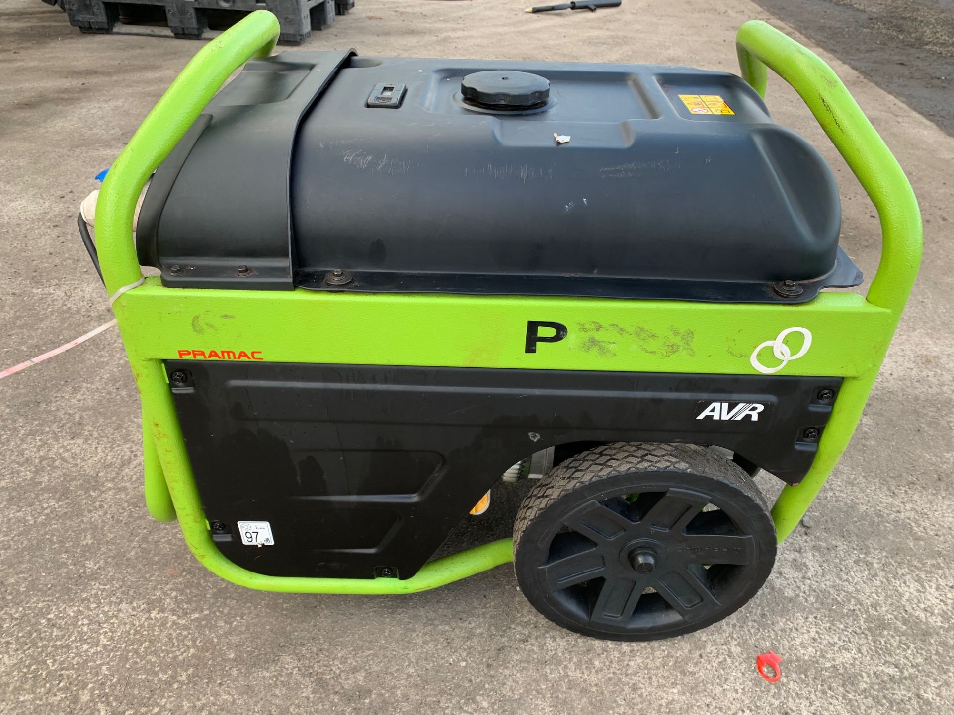 PRAMAC PX8000 PETROL GENERATOR 6KvA EMERGENCY POWER LARGE FUEL TANK FOR EXTRA LONG RUNNING *PLUS VAT