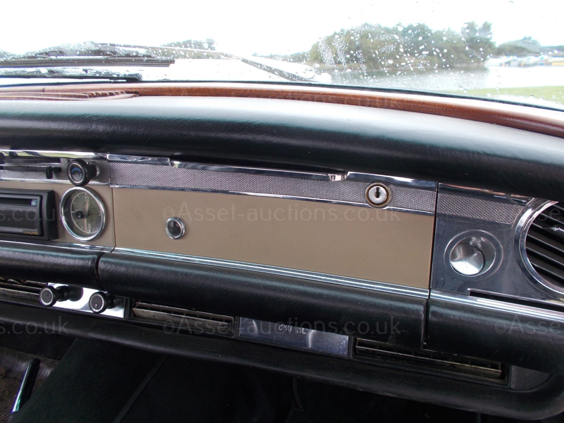1969 MERCEDES 280SL PAGODA, AUTOMATIC, HARD/SOFT TOPS, LEFT HAND DRIVE, AMERICAN IMPORT *NO VAT* - Image 33 of 38
