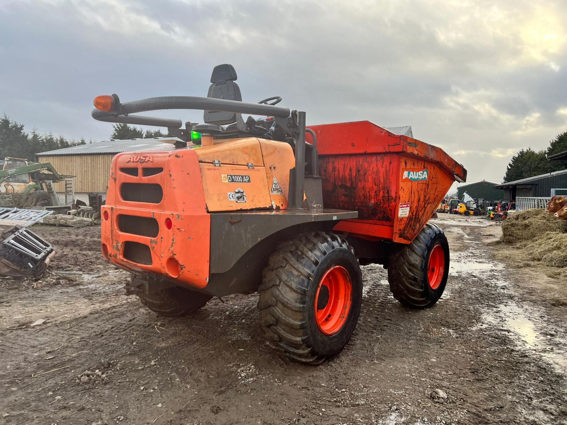 2015 AUSA D1000AP 10 TON 4WD ARTICULATED DUMPER, RUNS DRIVES AND TIPS *PLUS VAT* - Image 6 of 12