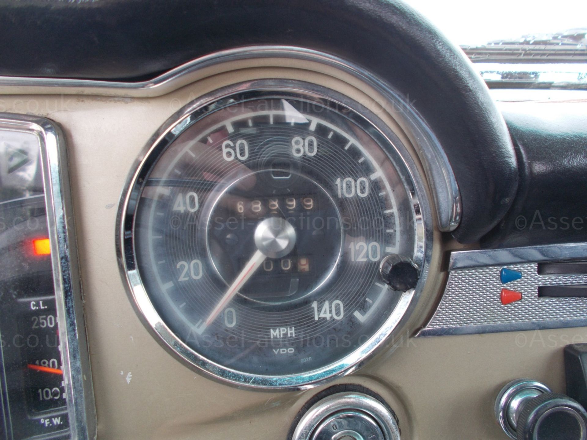 1969 MERCEDES 280SL PAGODA, AUTOMATIC, HARD/SOFT TOPS, LEFT HAND DRIVE, AMERICAN IMPORT *NO VAT* - Image 31 of 38