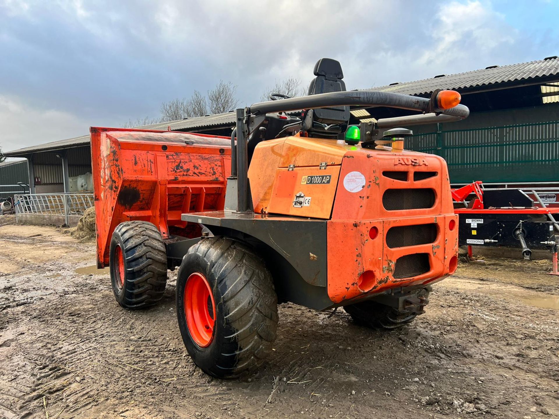 2015 AUSA D1000AP 10 TON 4WD ARTICULATED DUMPER, RUNS DRIVES AND TIPS *PLUS VAT* - Image 4 of 12