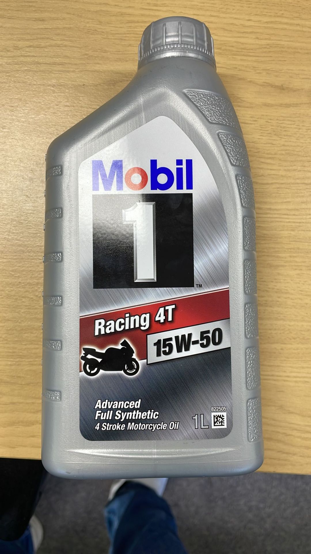 100 x BRAND NEW AND SEALED 4T MOBIL 1 OIL, 1 LITRE BOTTLES *PLUS VAT*