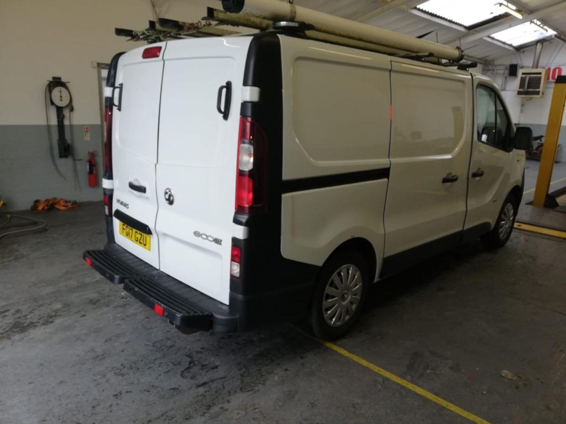 2017 VAUXHALL VIVARO 2900 CDTI ECOFLEX S/S WHITE PANEL VAN, 101K MILES *PLUS VAT* - Image 6 of 7