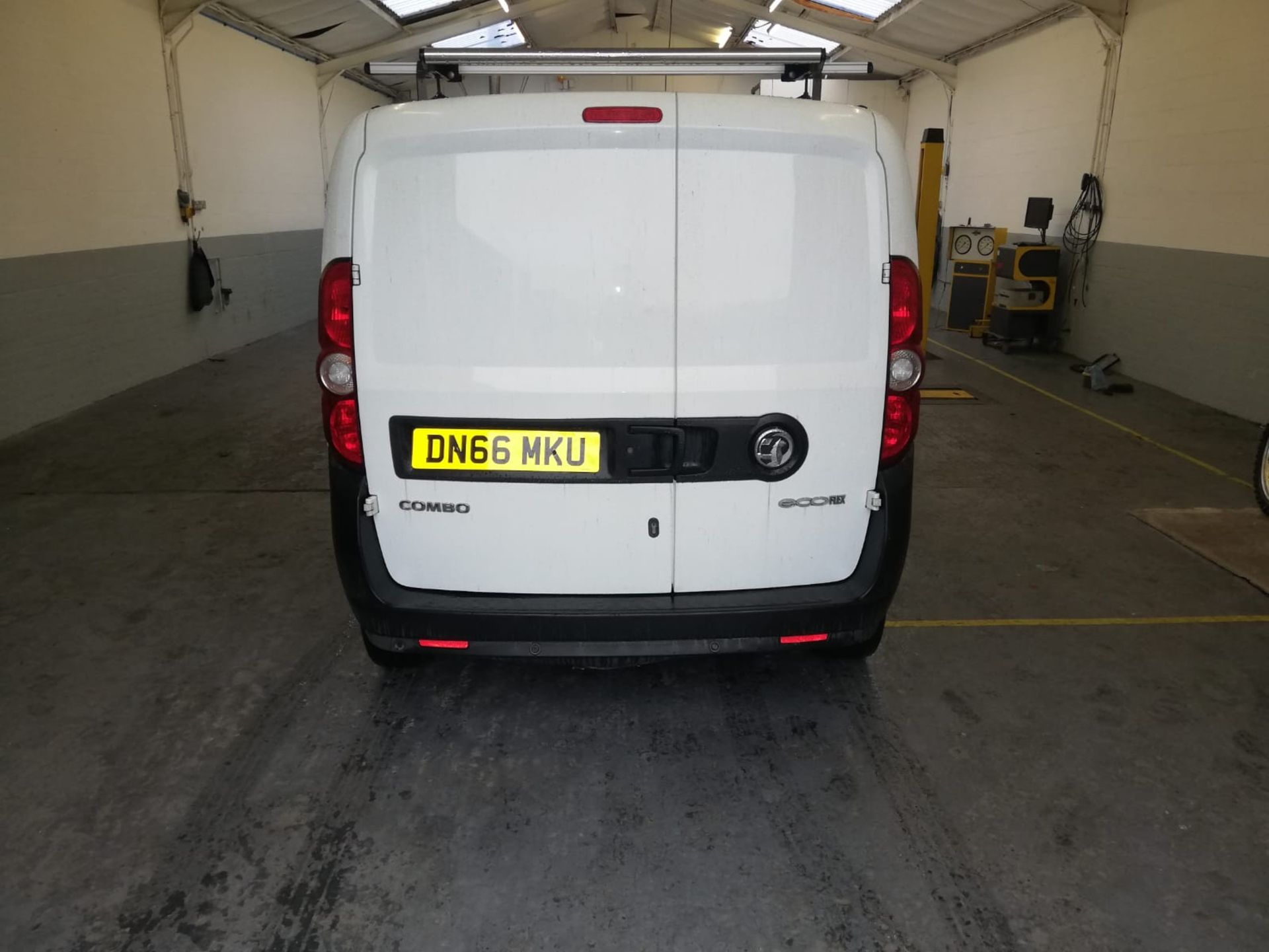 2016/66 VAUXHALL COMBO 2300 CDTI ECOFLEX S/S EURO 6 PANEL VAN, 94K MILES *PLUS VAT* - Image 6 of 8