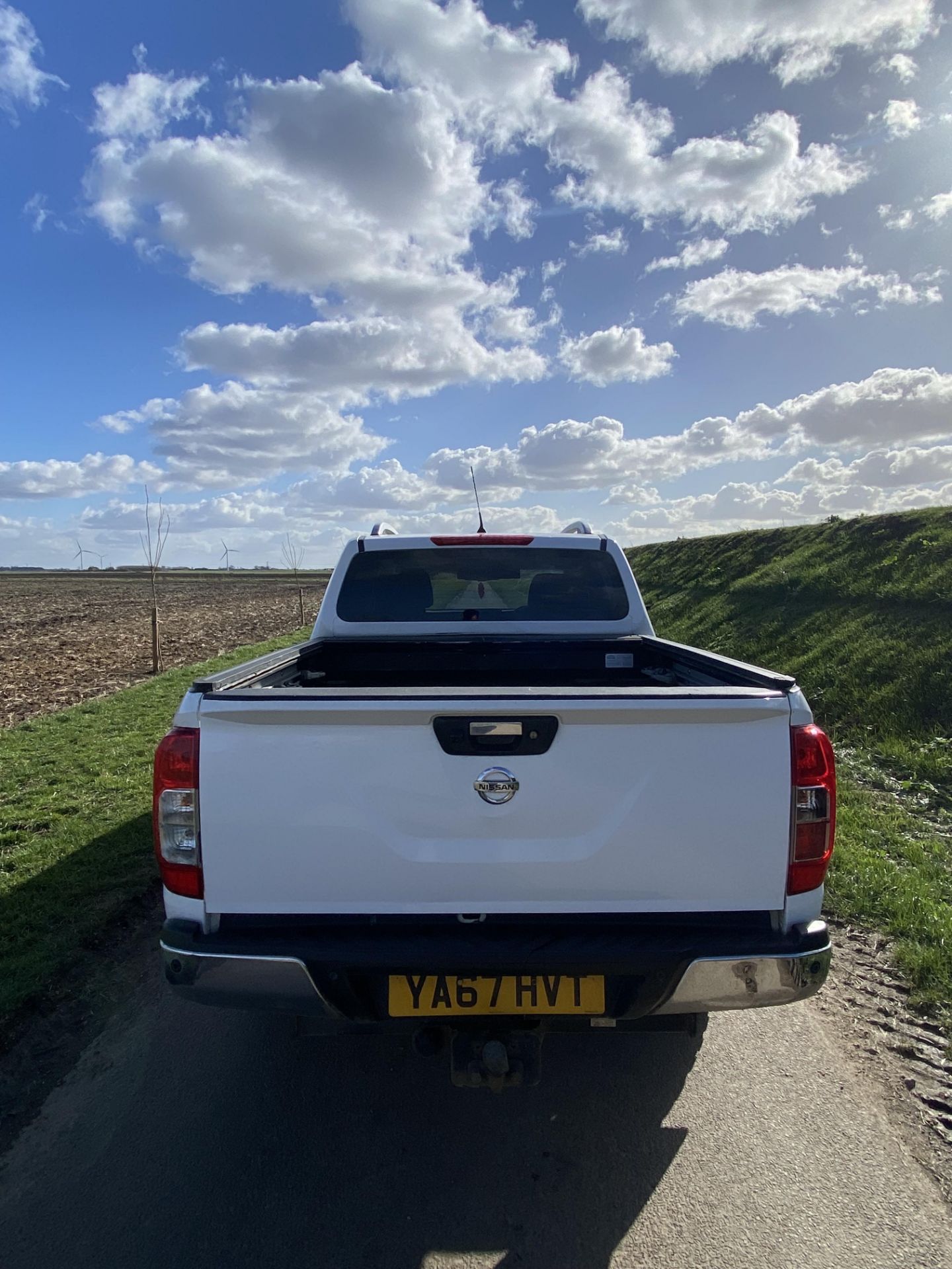 2017/67 NISSAN NAVARA NP300 TEKNA DCI AUTO TOP SPEC WHITE PICK UP, 104K MILES *NO VAT* - Image 5 of 9