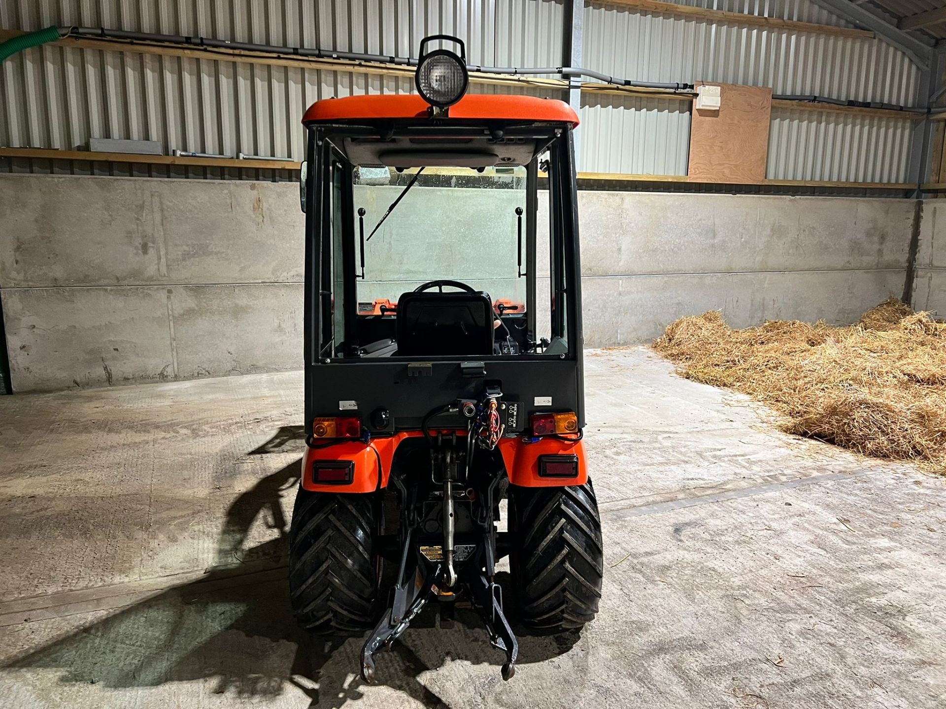 KUBOTA BX2350 23hp 4WD COMPACT TRACTOR WITH KUBOTA LA243 FRONT LOADER, RUNS DRIVES AND LIFTS - Image 4 of 19