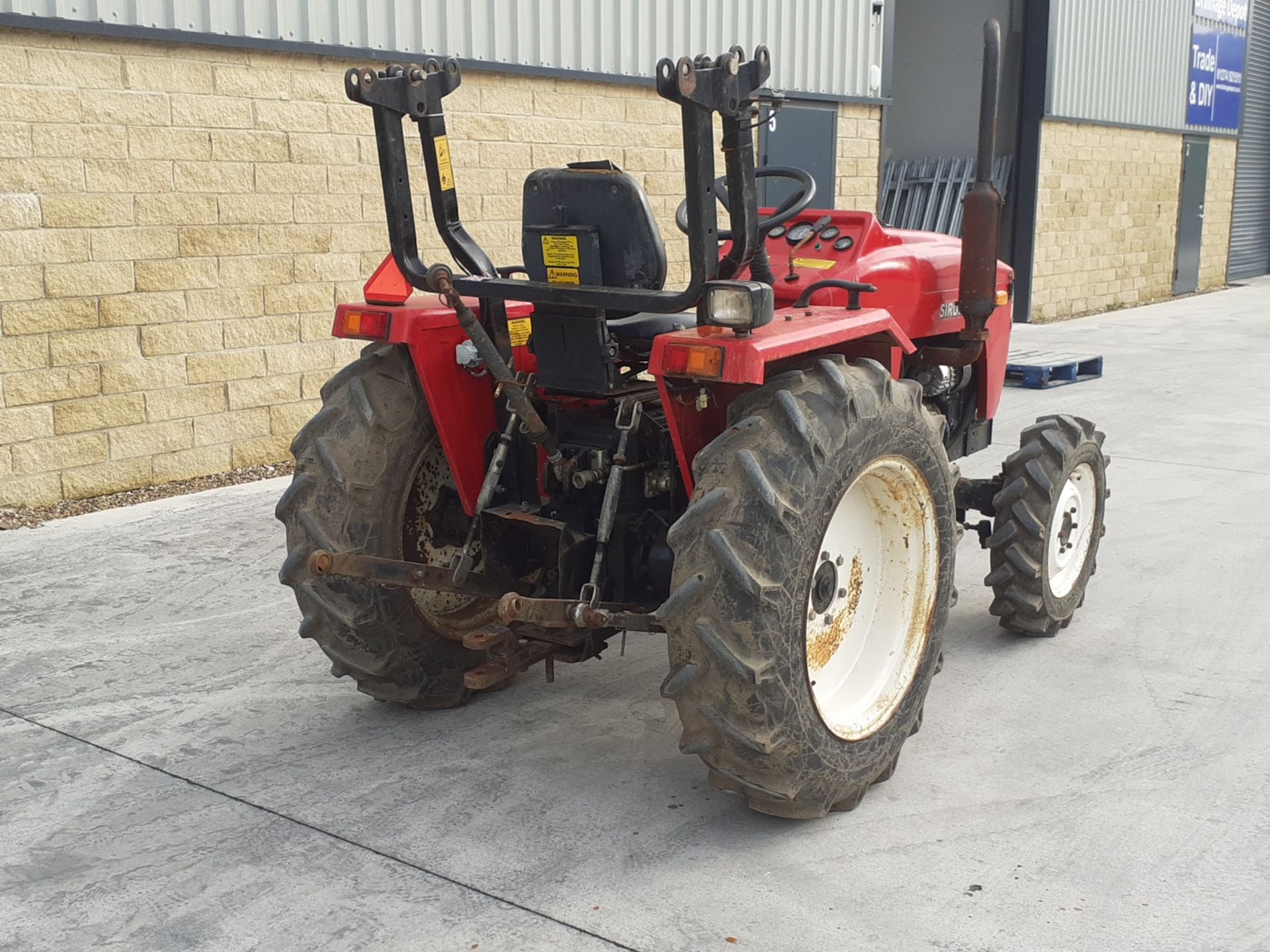 SIROMER 304 4WD TRACTOR 30HP MANUAL GEARBOX *PLUS VAT* - Image 3 of 6