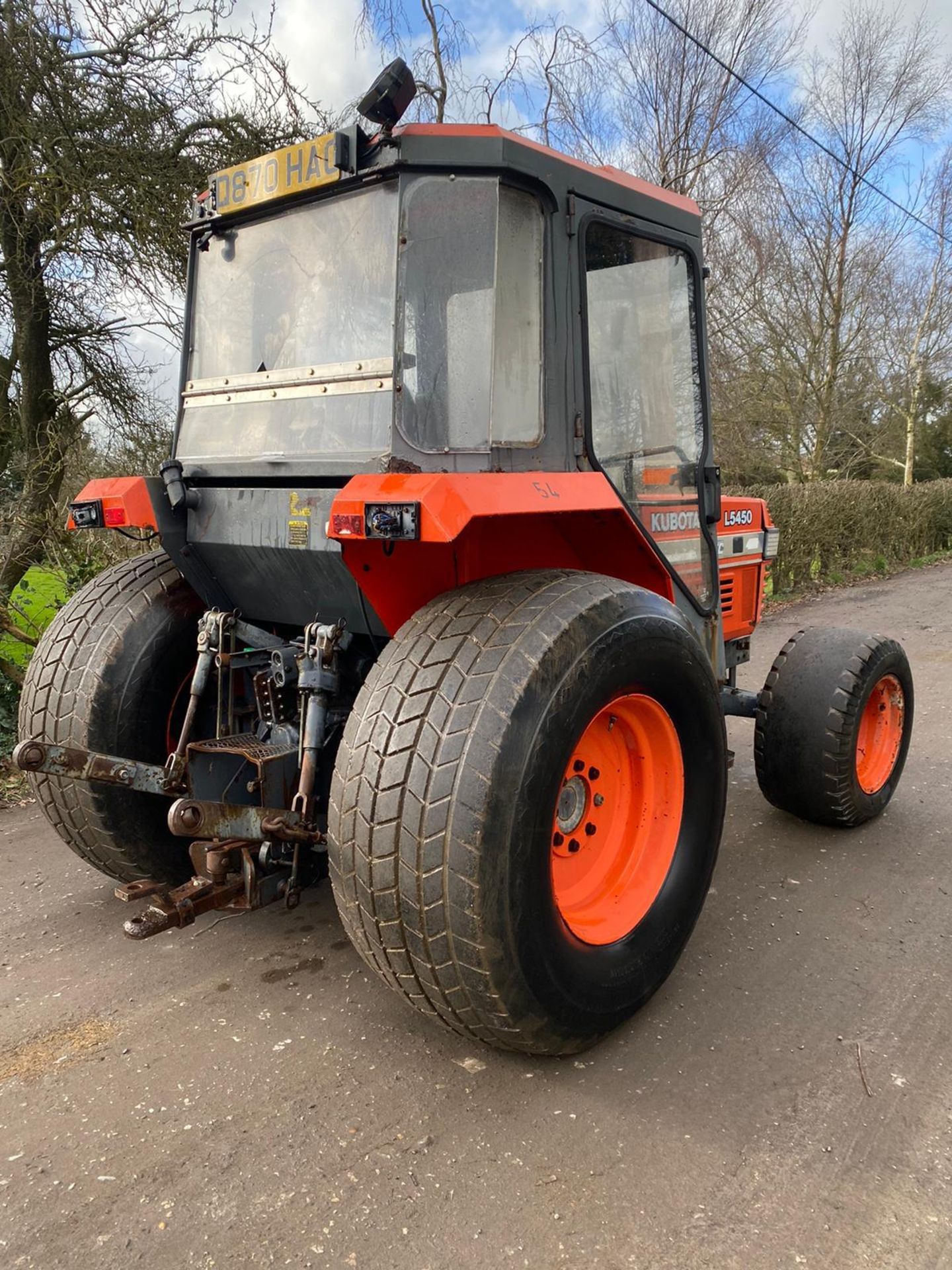 KUBOTA L5450 TRACTOR FULL CAB. RUNS AND DRIVES, 4 WHEEL DRIVE *PLUS VAT* - Image 7 of 8